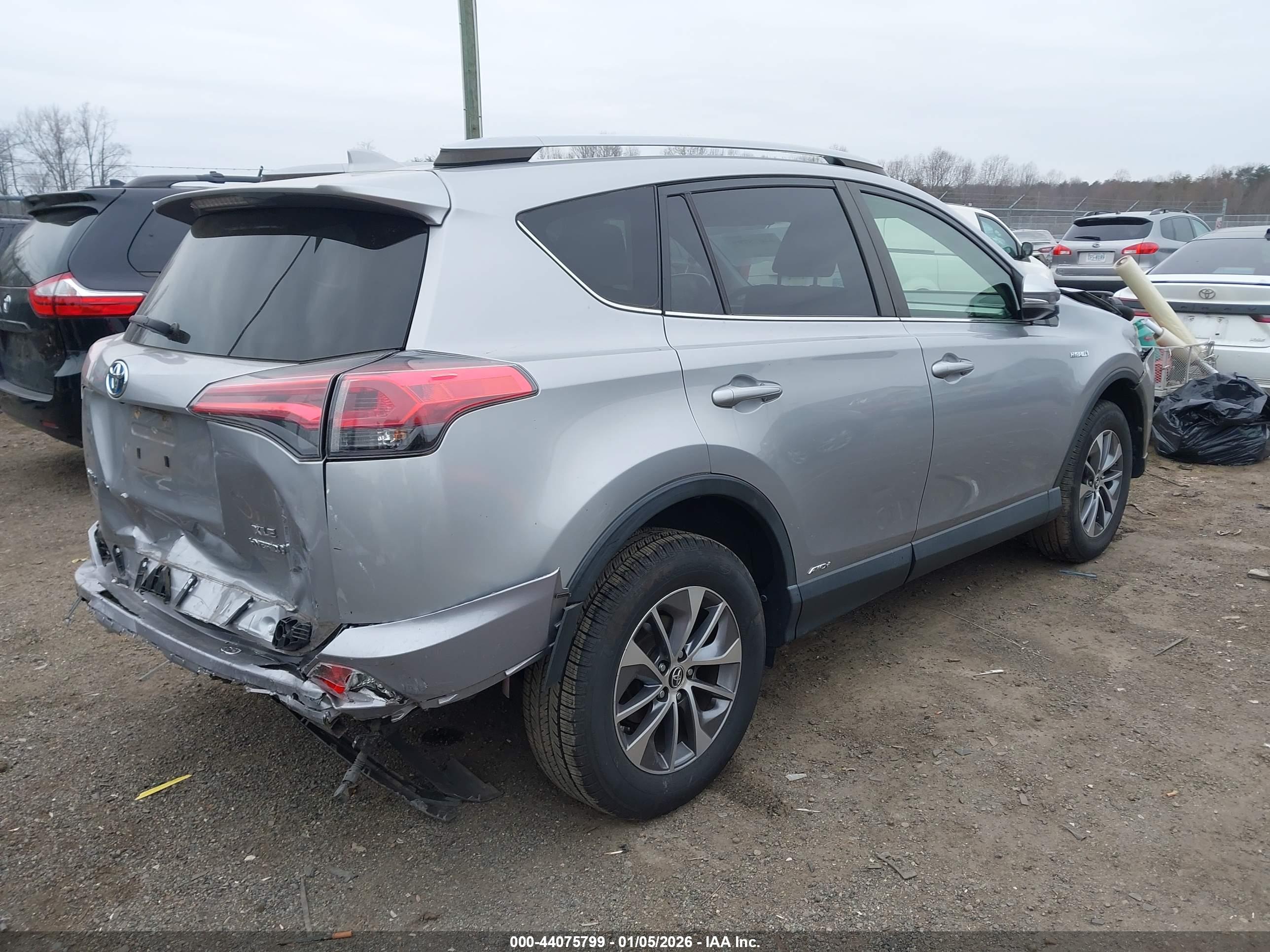 TOYOTA RAV4 image 4