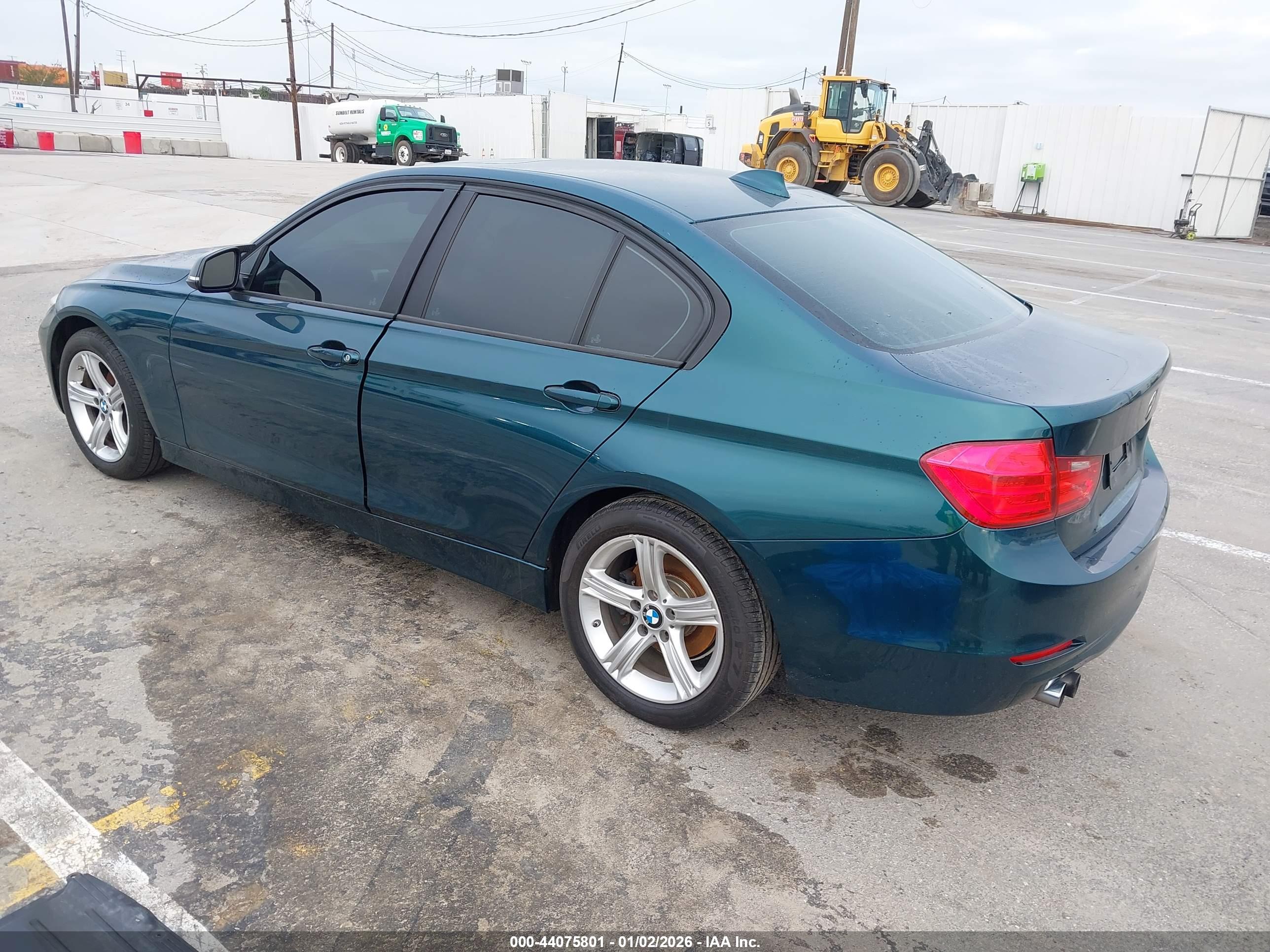 BMW 328I image 3