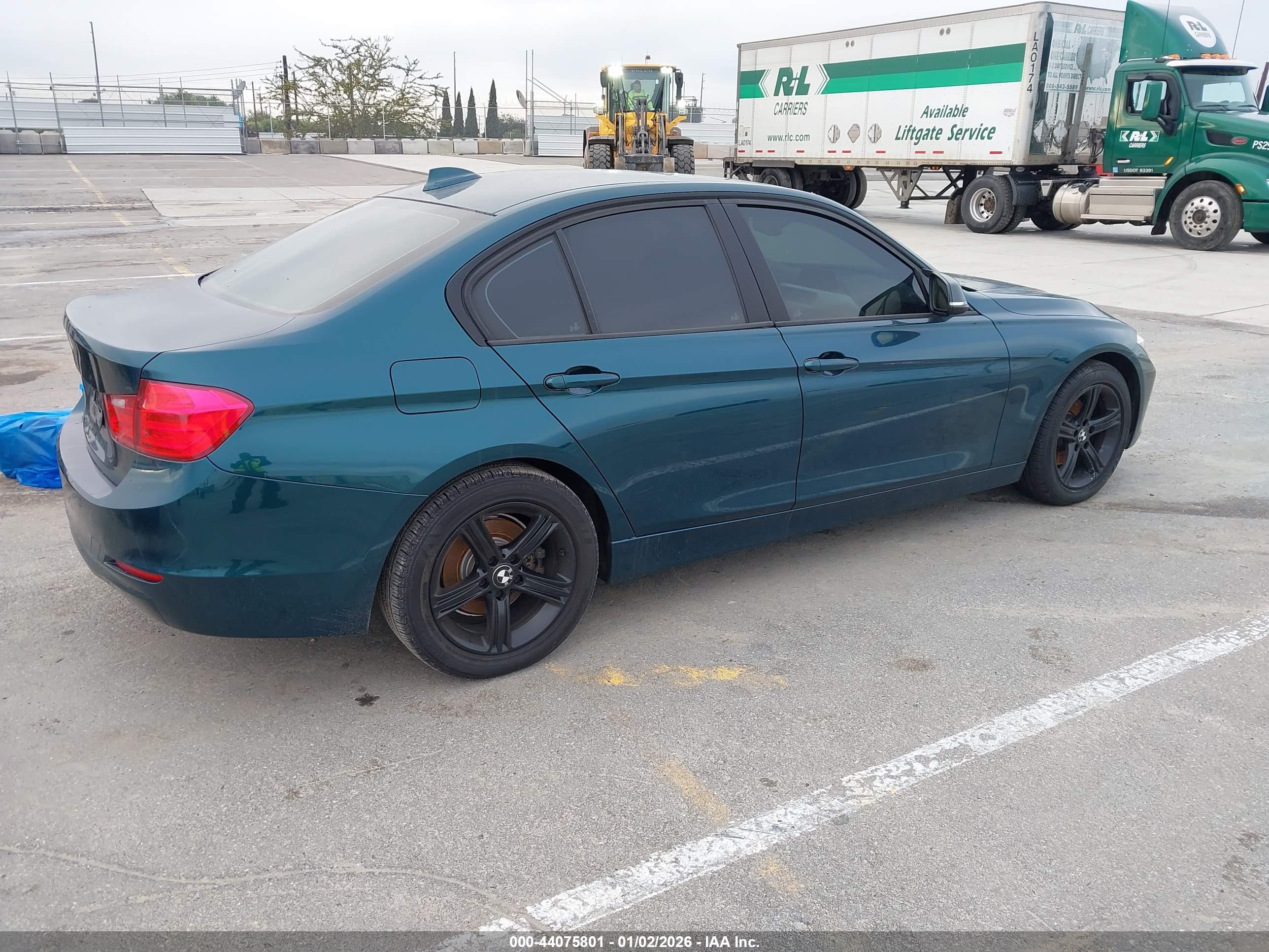 BMW 328I image 4