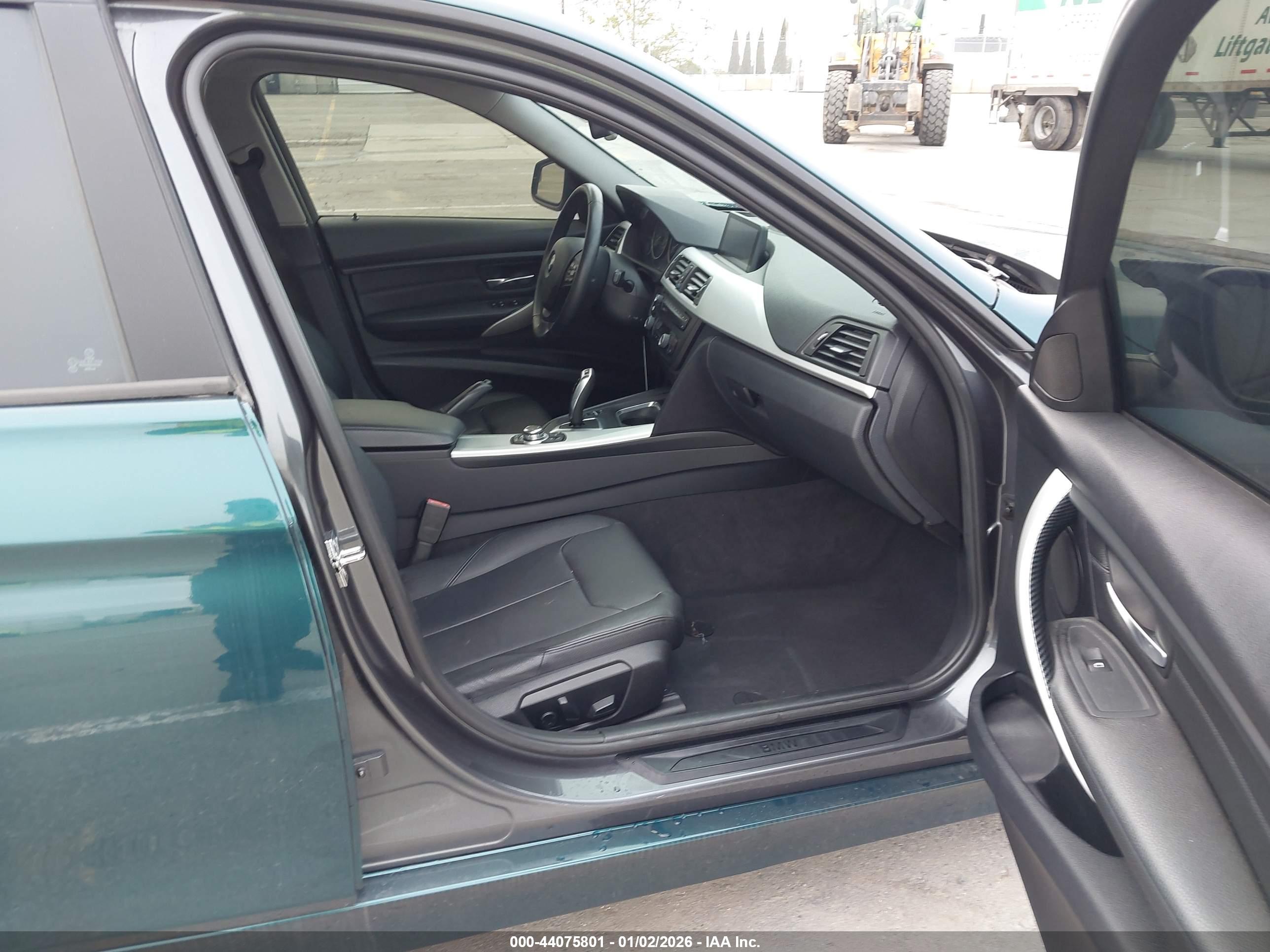 BMW 328I image 5