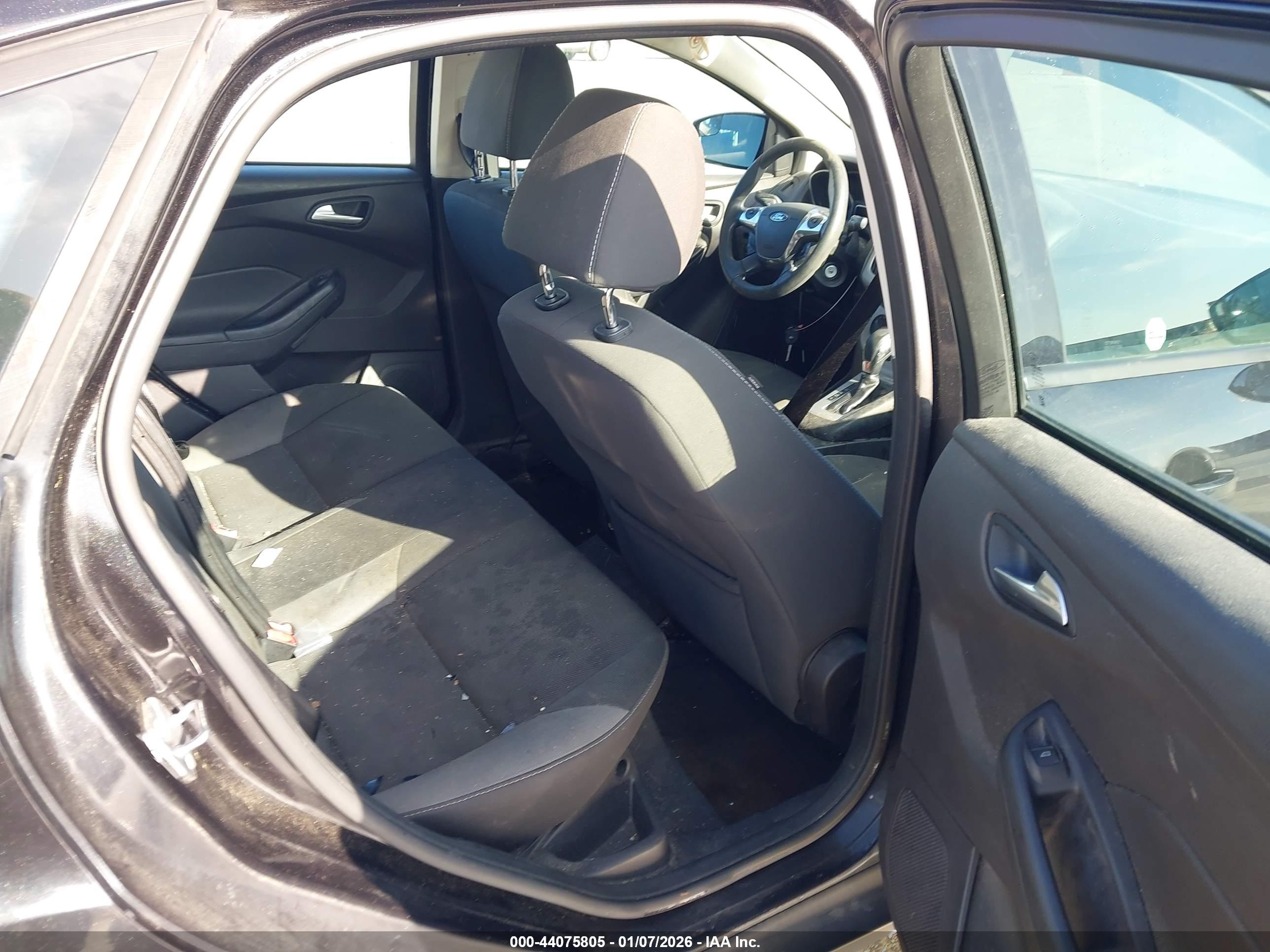 FORD FOCUS image 8