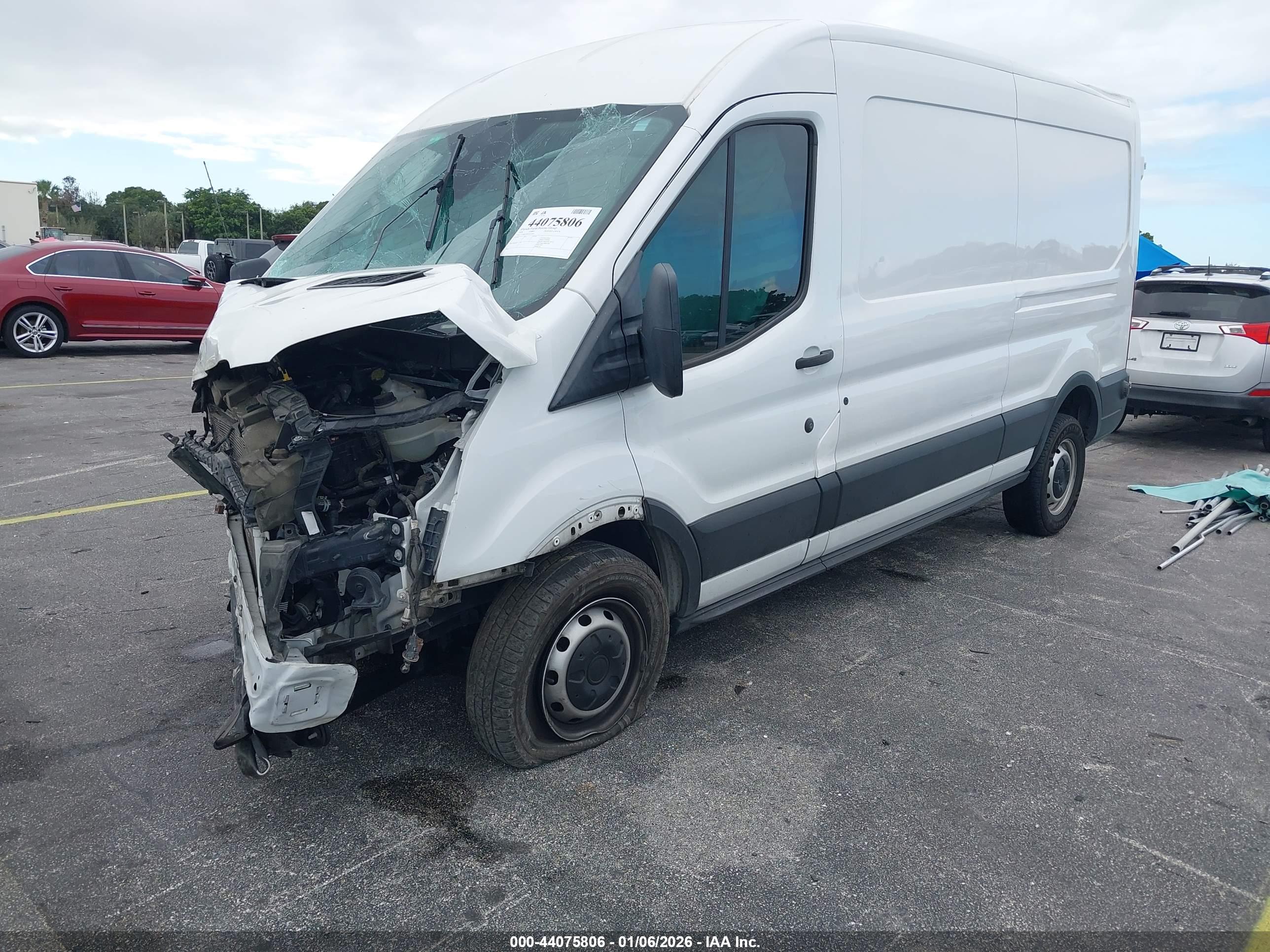 FORD TRANSIT-250 image 2