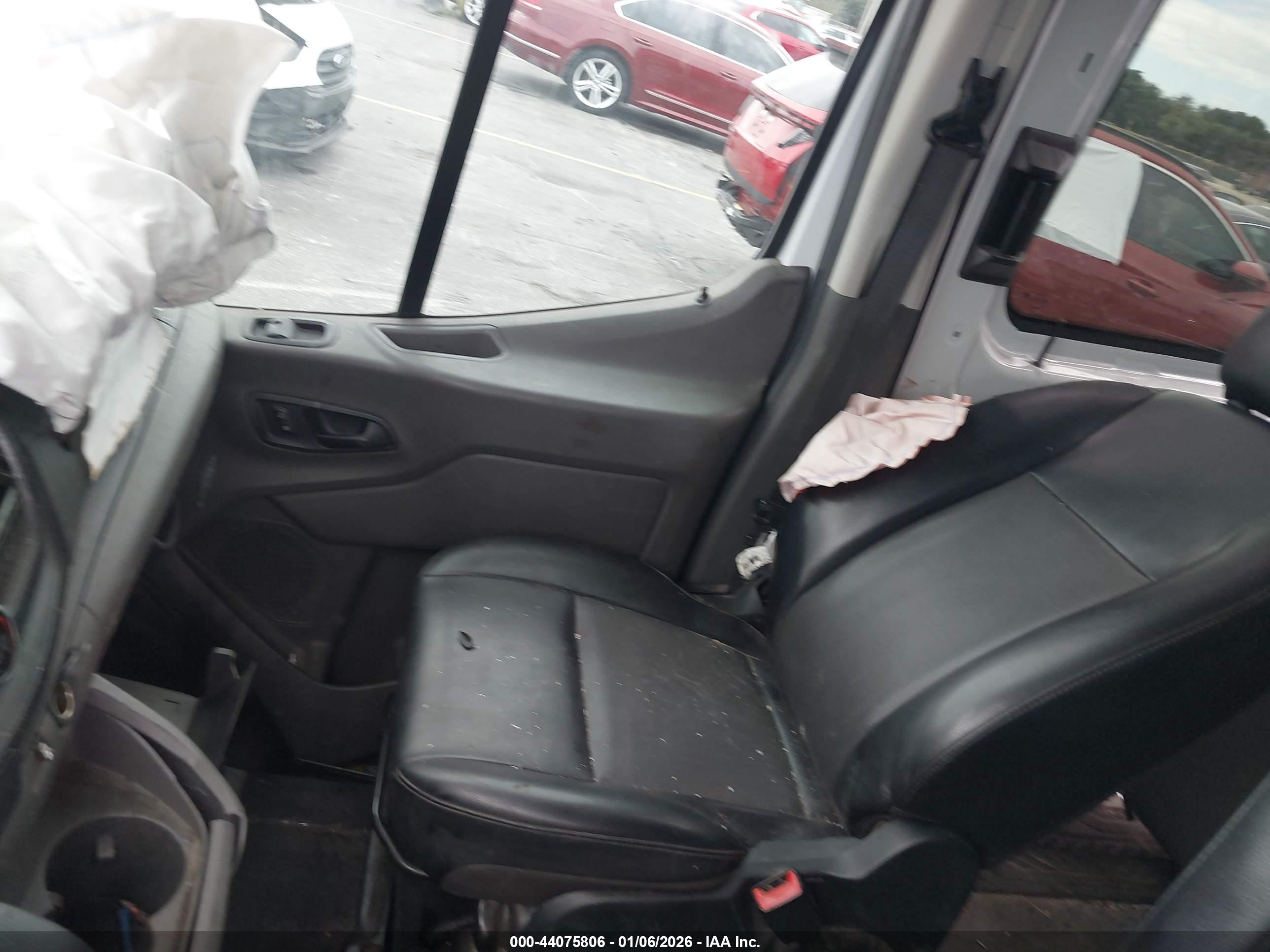 FORD TRANSIT-250 image 5
