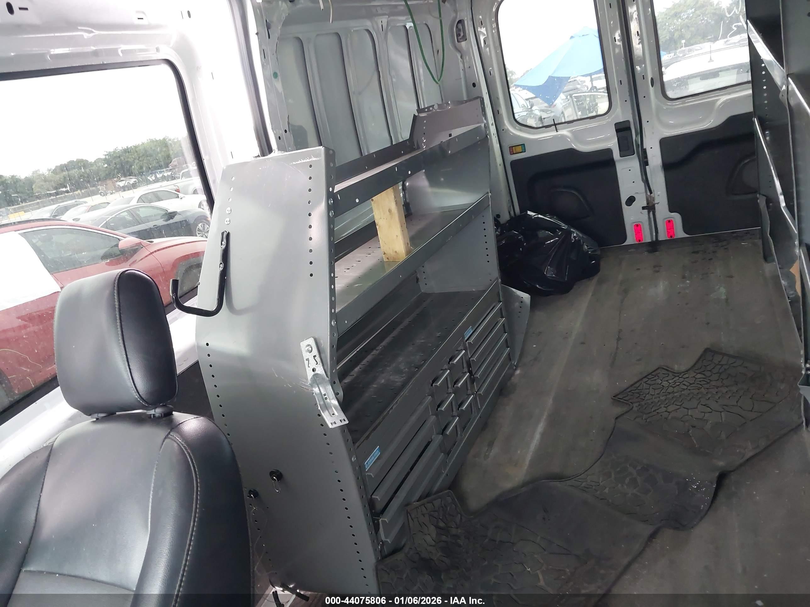 FORD TRANSIT-250 image 8