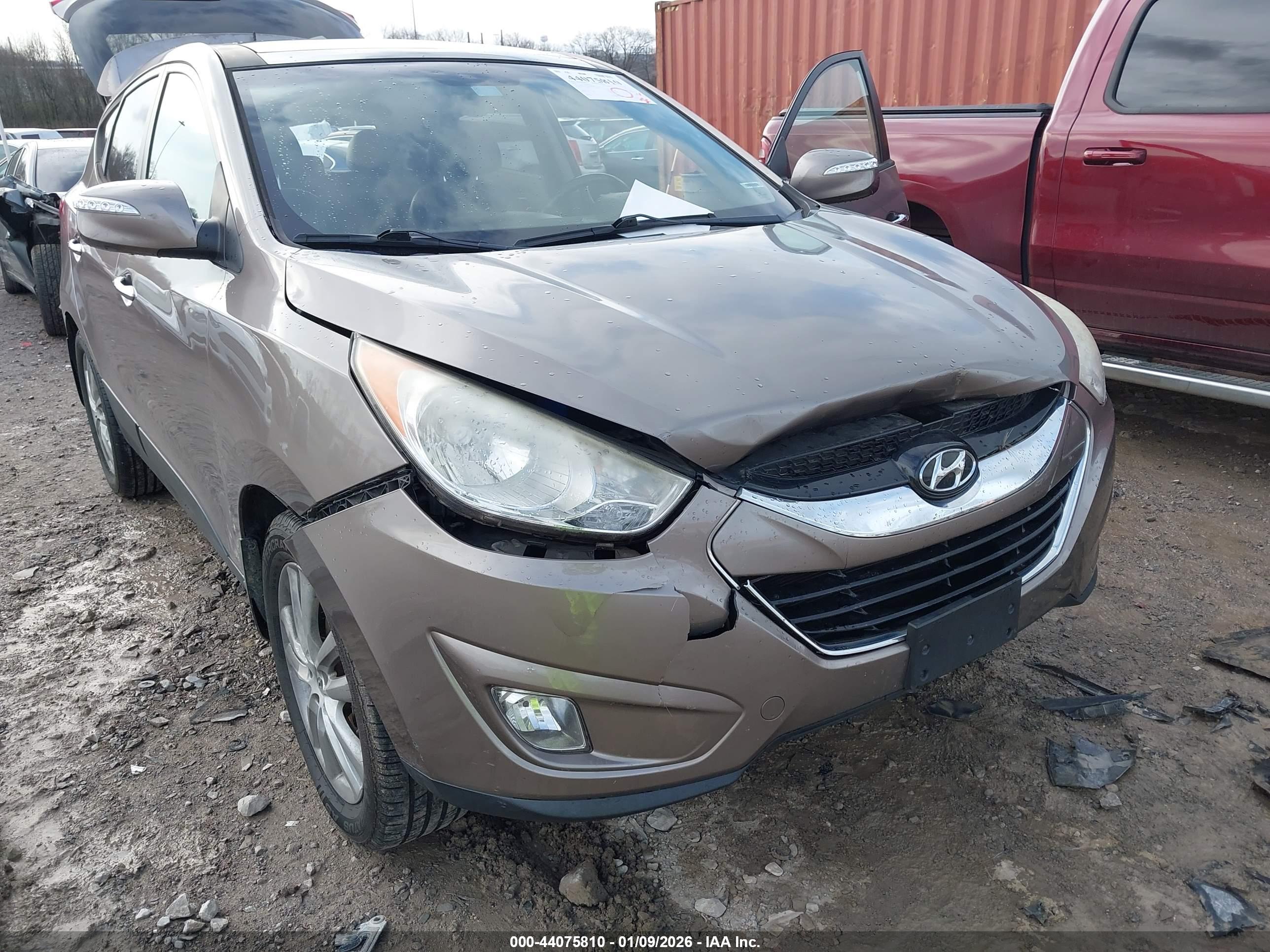 HYUNDAI TUCSON image 6