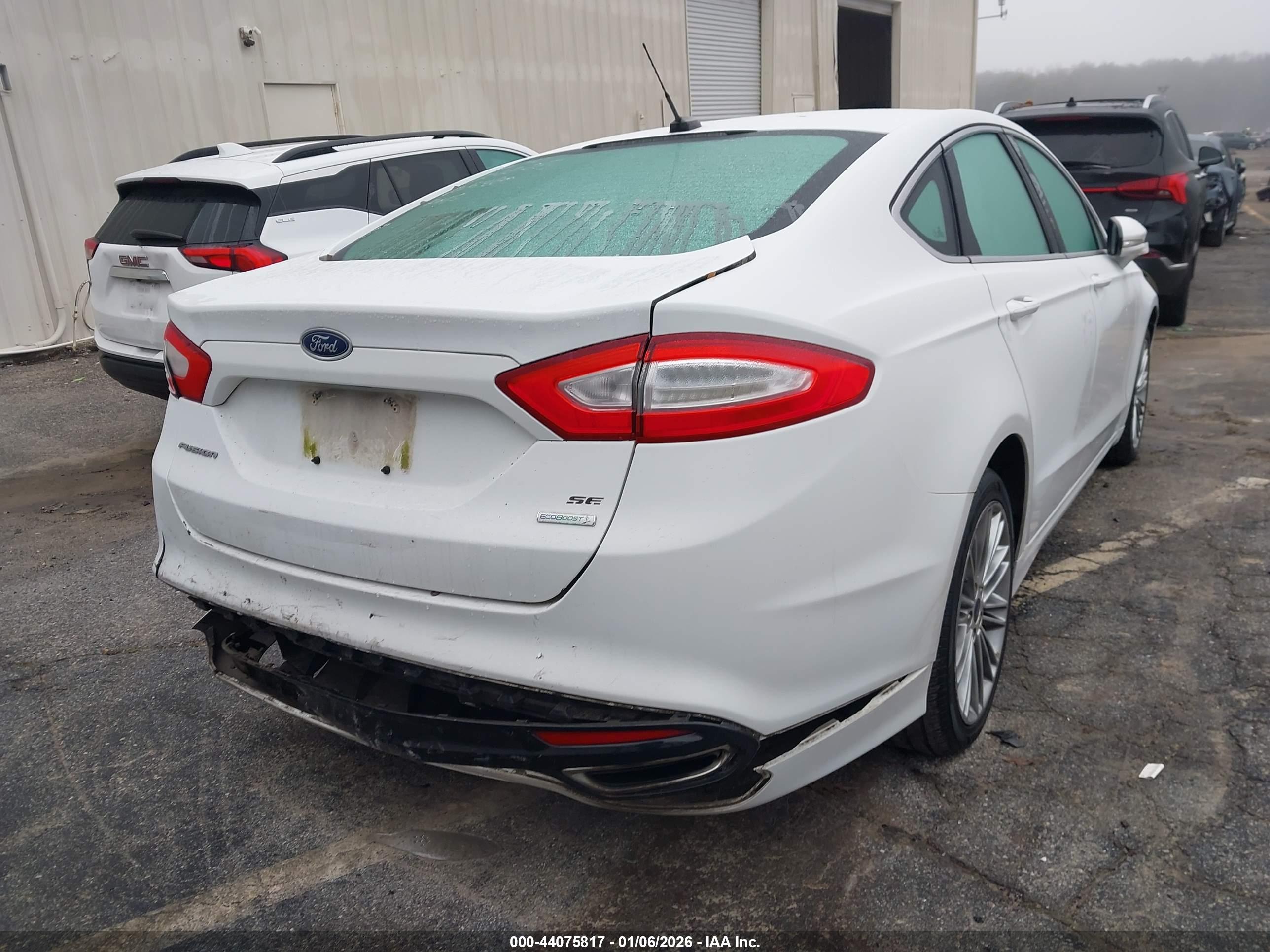 FORD FUSION image 6