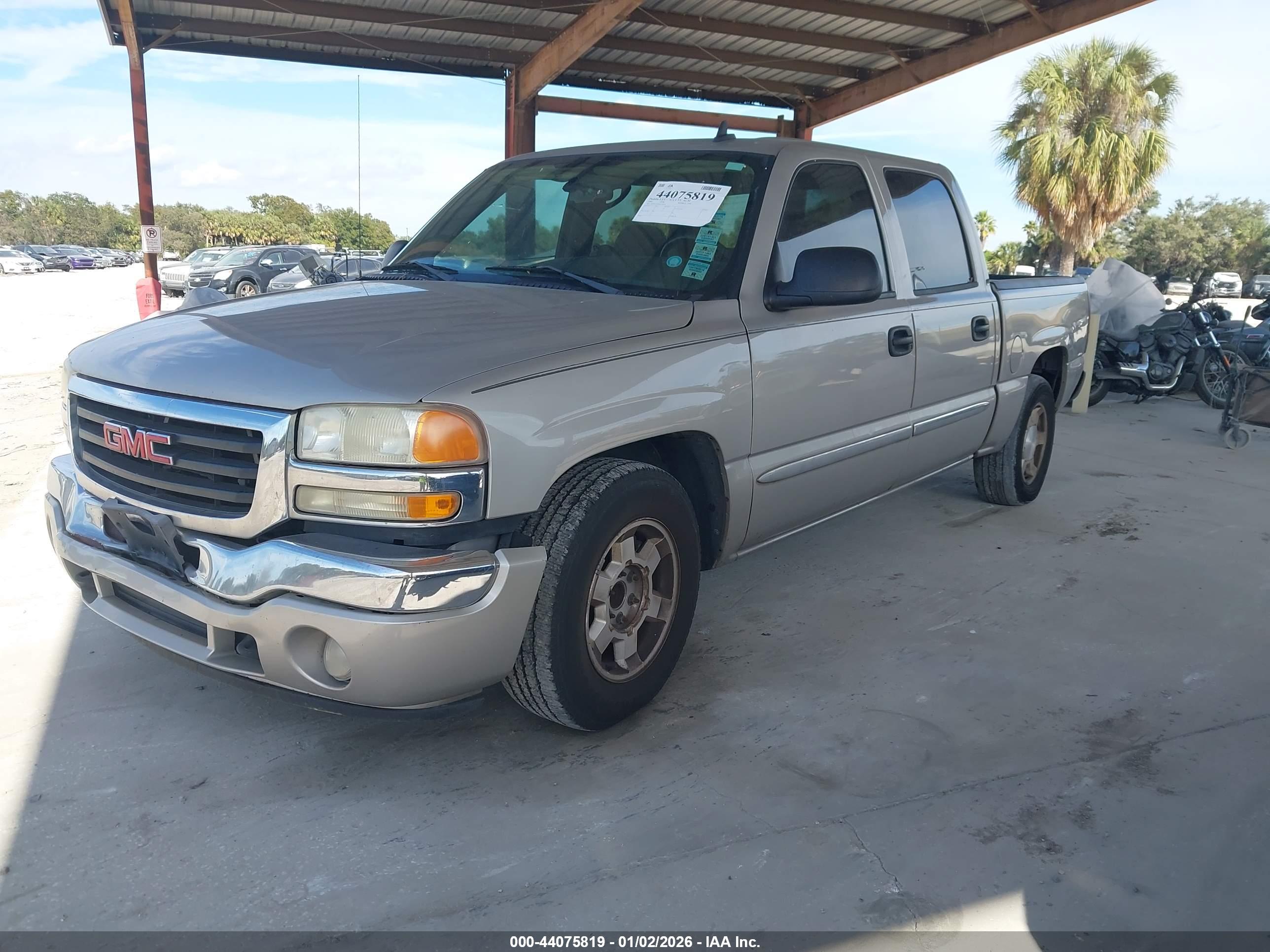 GMC SIERRA image 2