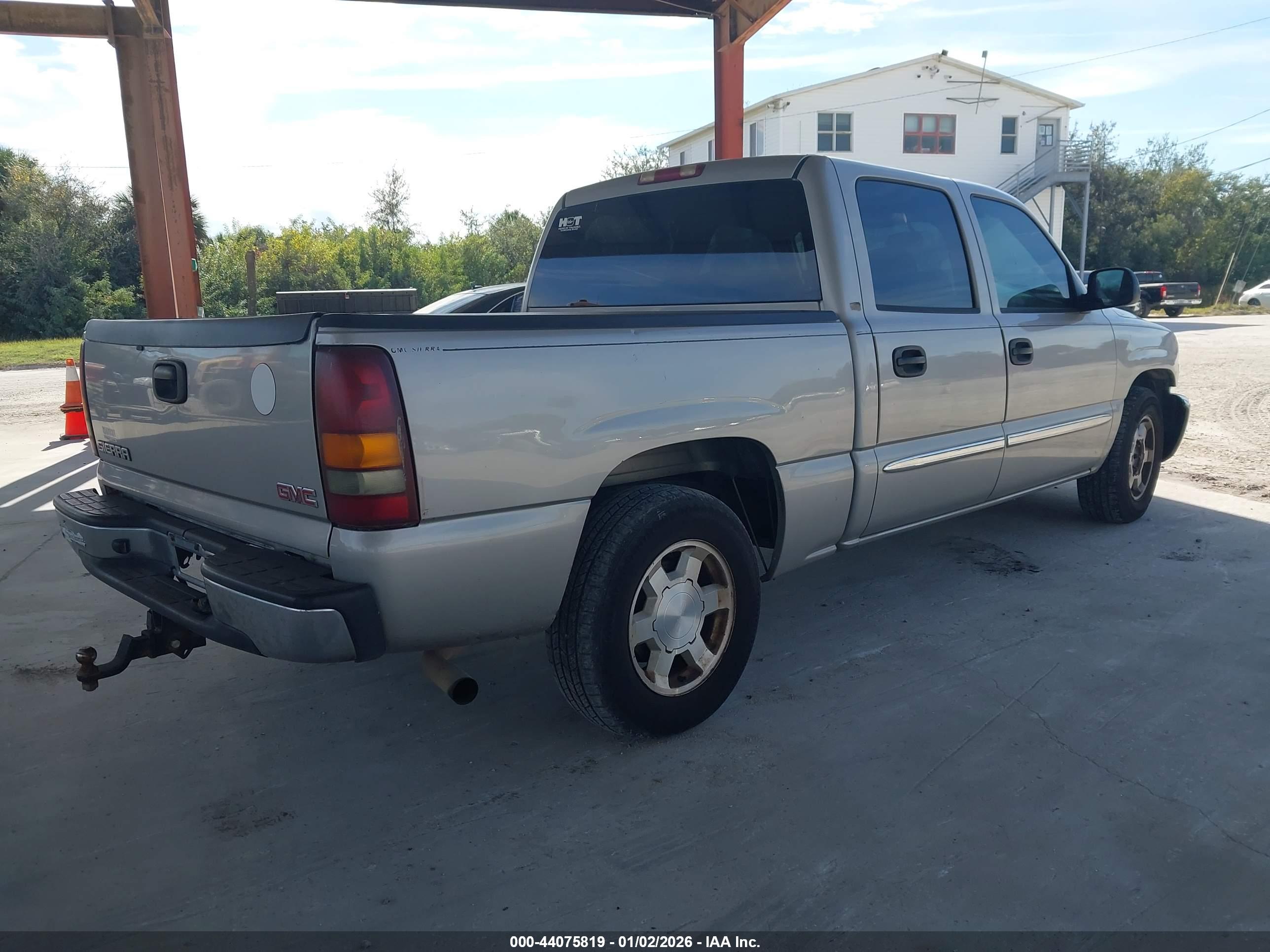 GMC SIERRA image 4