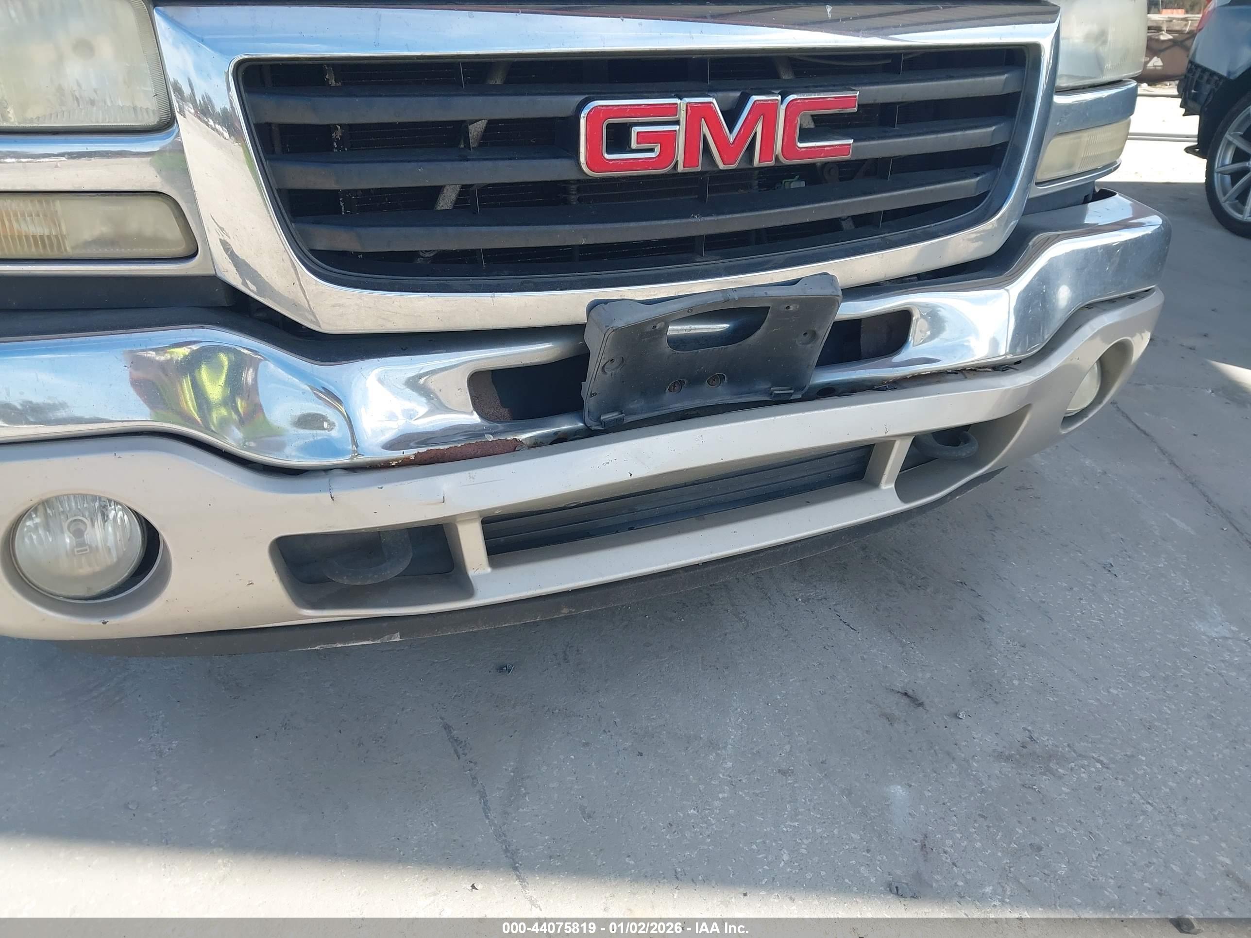 GMC SIERRA image 6