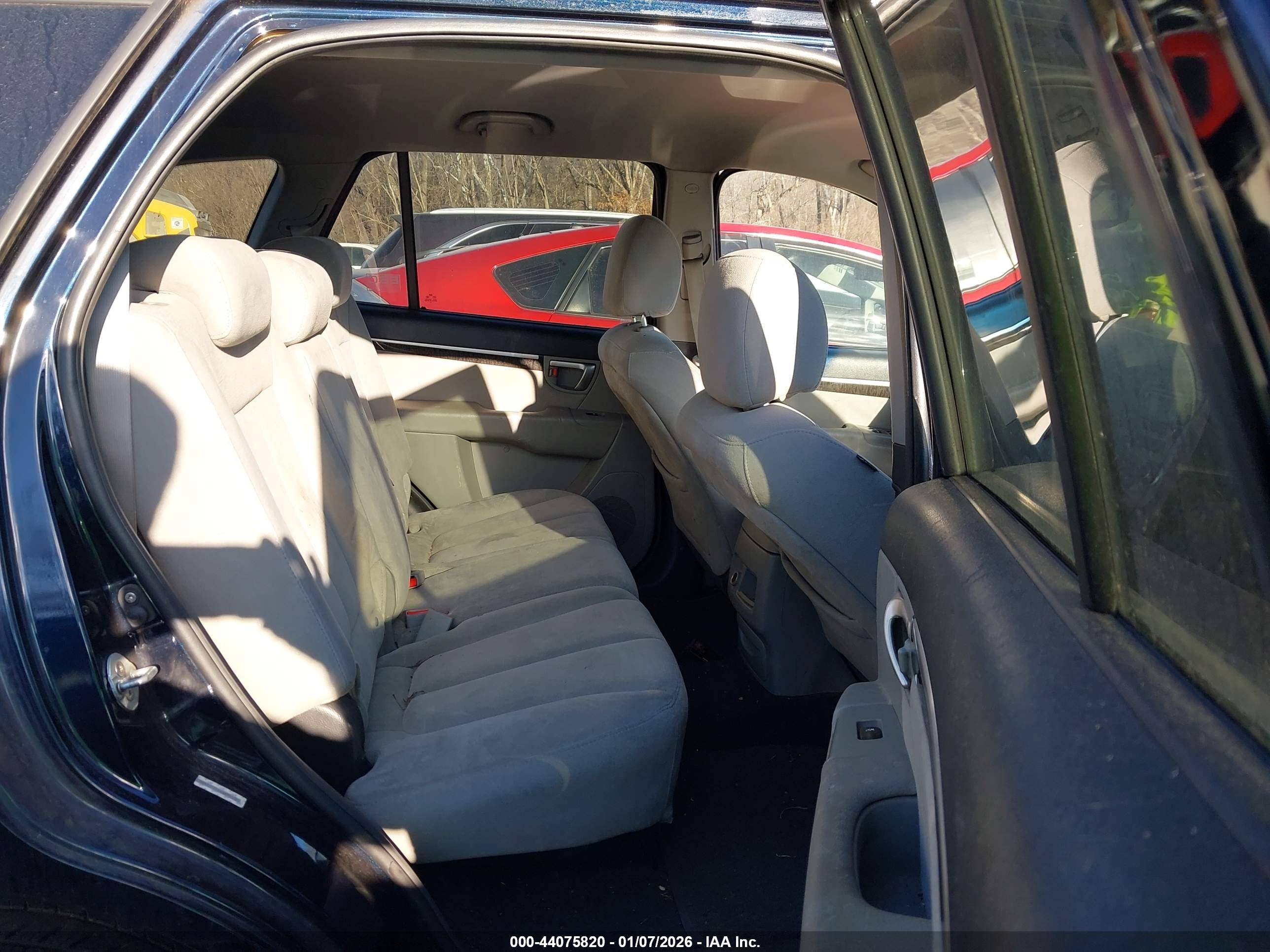 HYUNDAI SANTA image 8