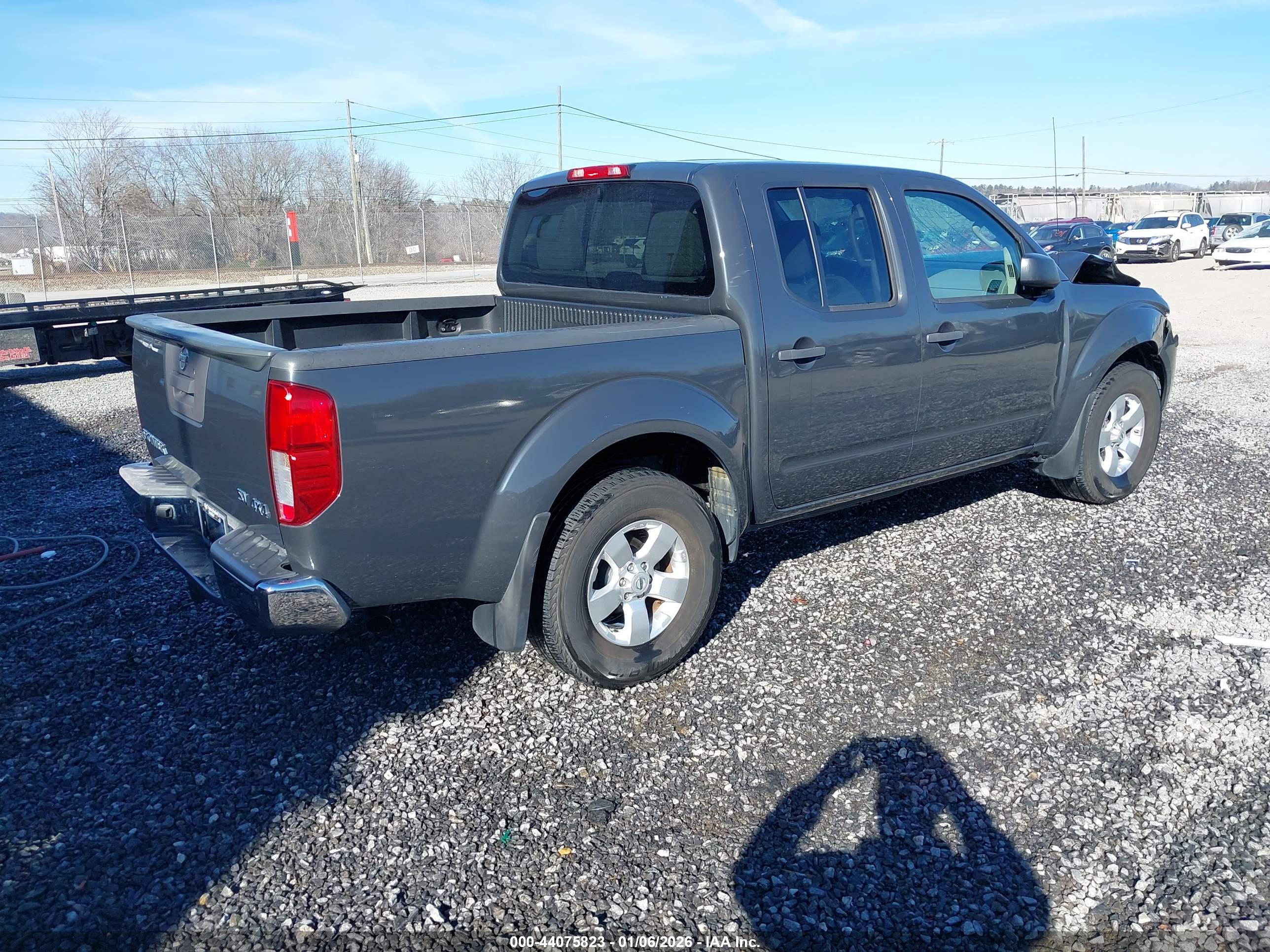 NISSAN FRONTIER image 4