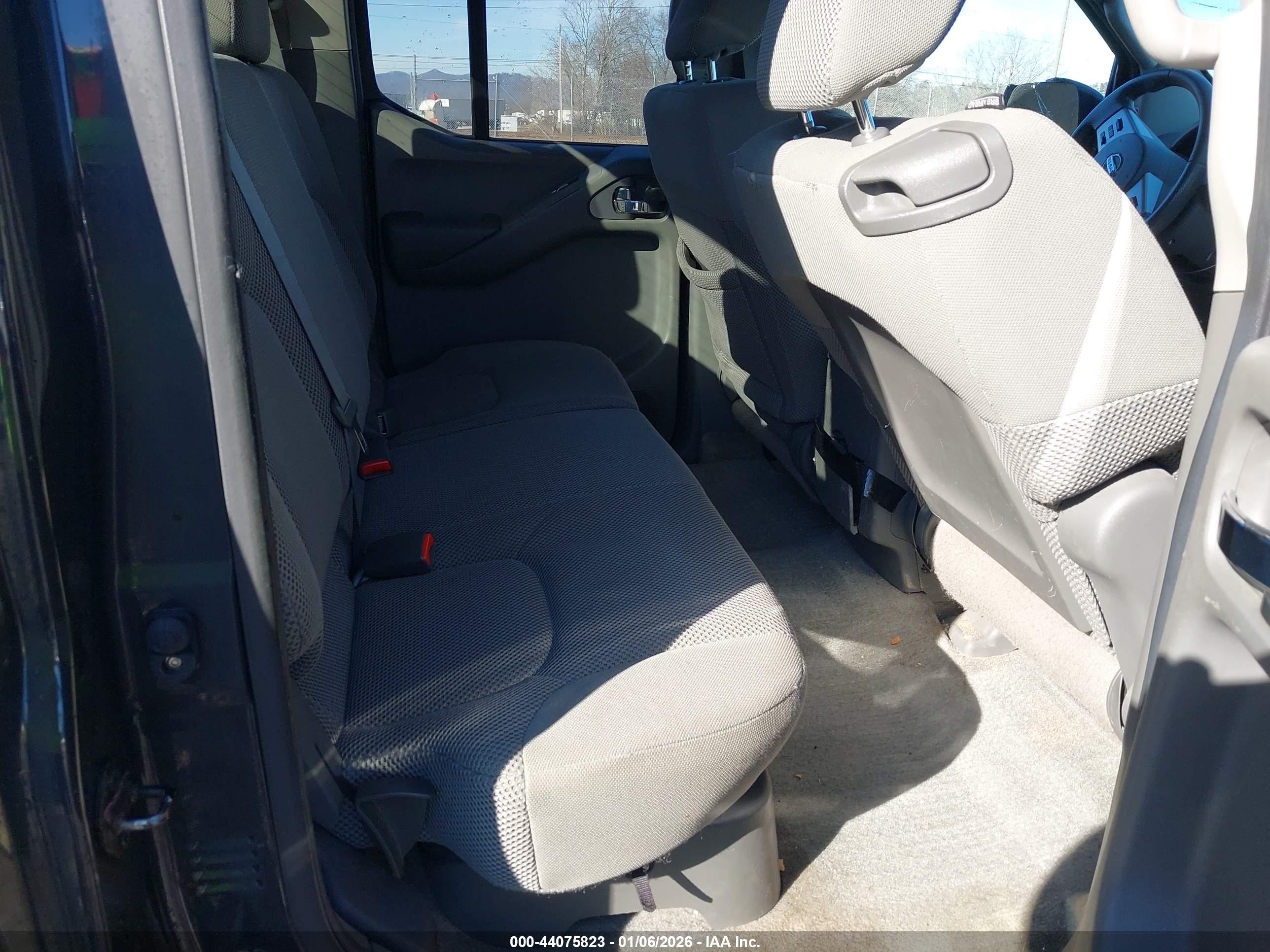 NISSAN FRONTIER image 8