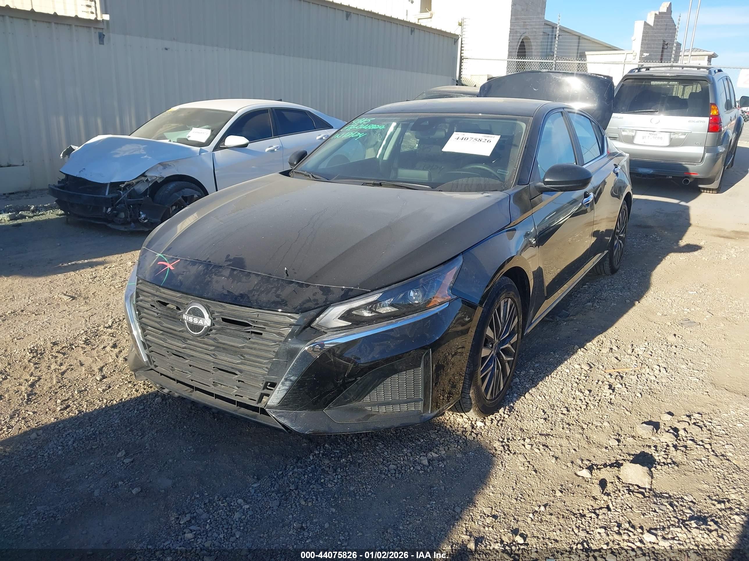 NISSAN ALTIMA image 2