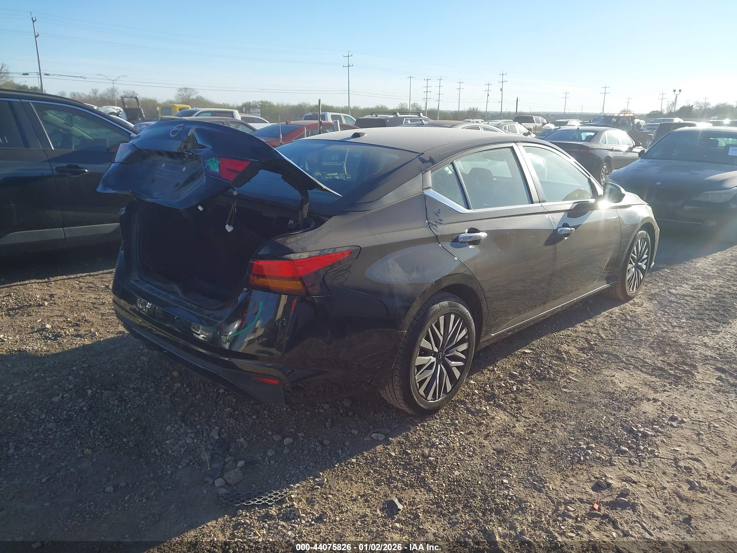NISSAN ALTIMA image 4