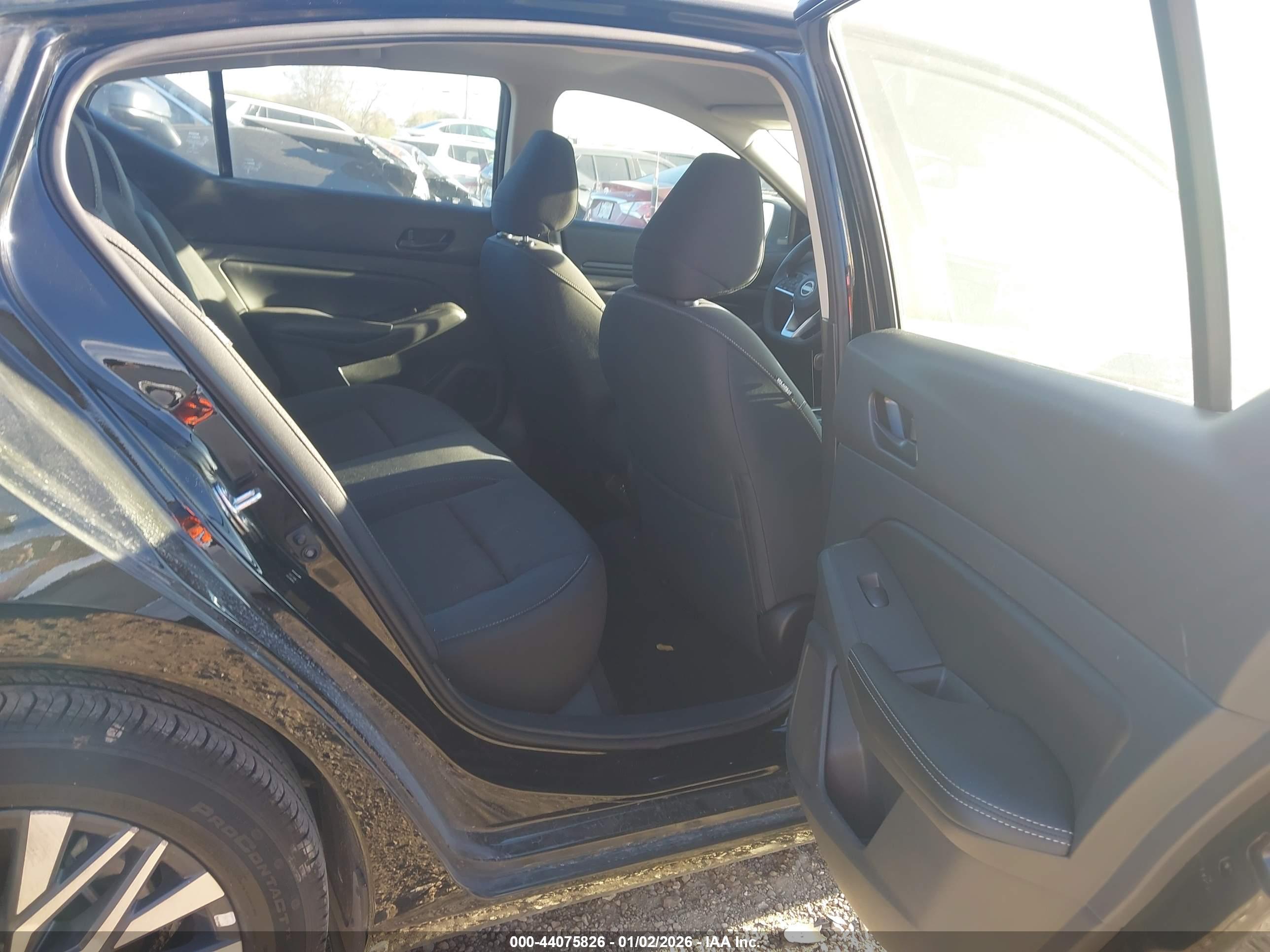 NISSAN ALTIMA image 8
