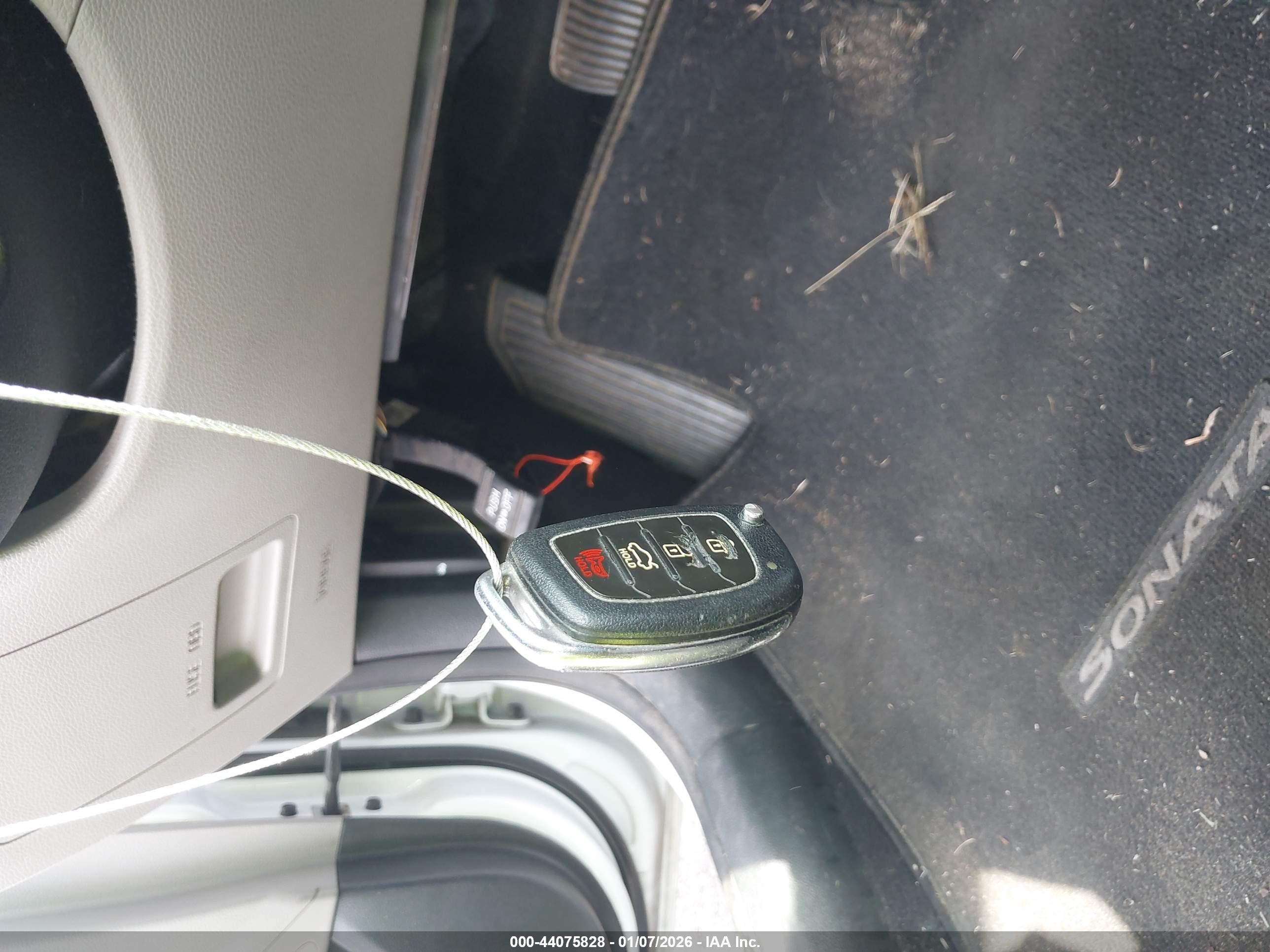HYUNDAI SONATA image 11