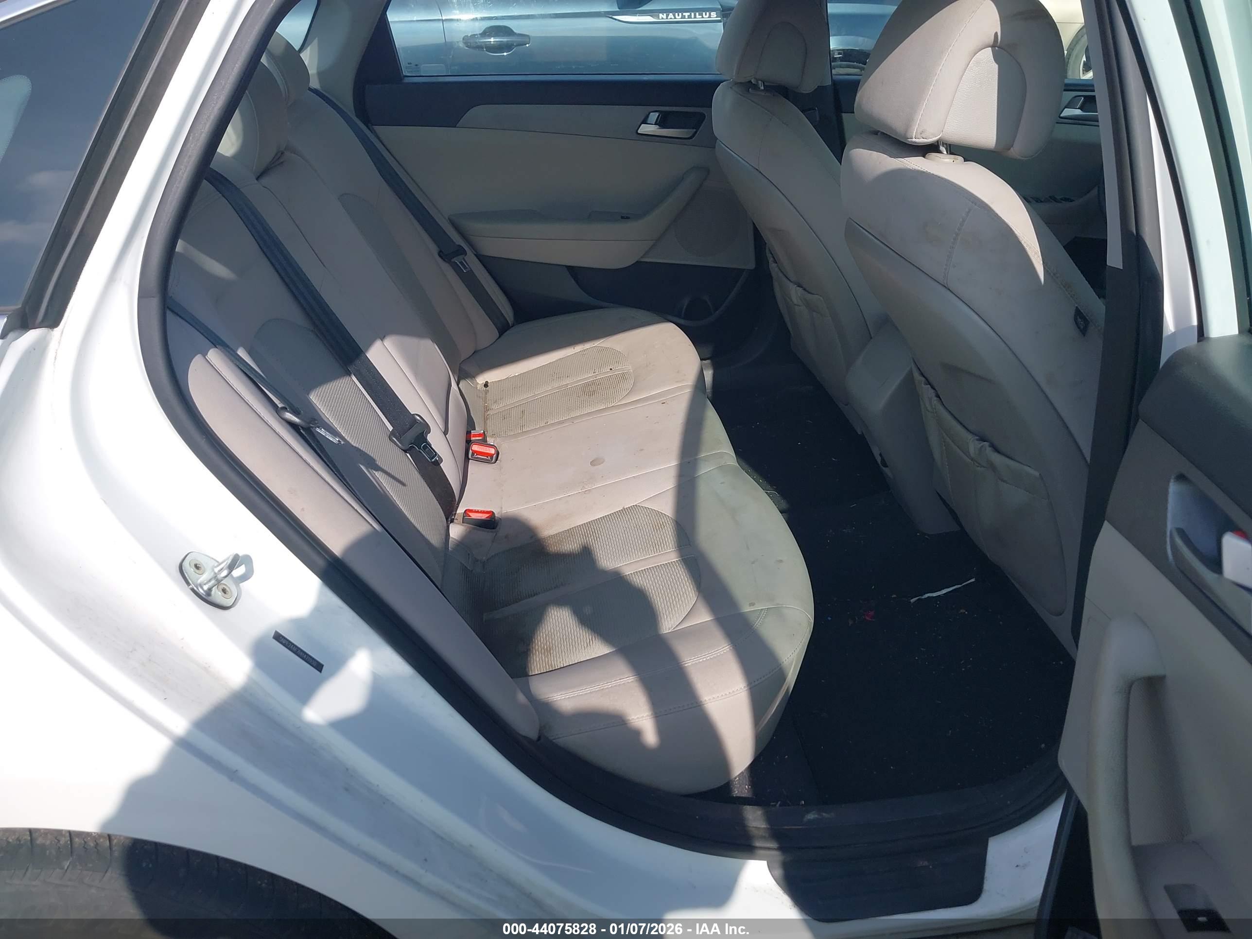 HYUNDAI SONATA image 8