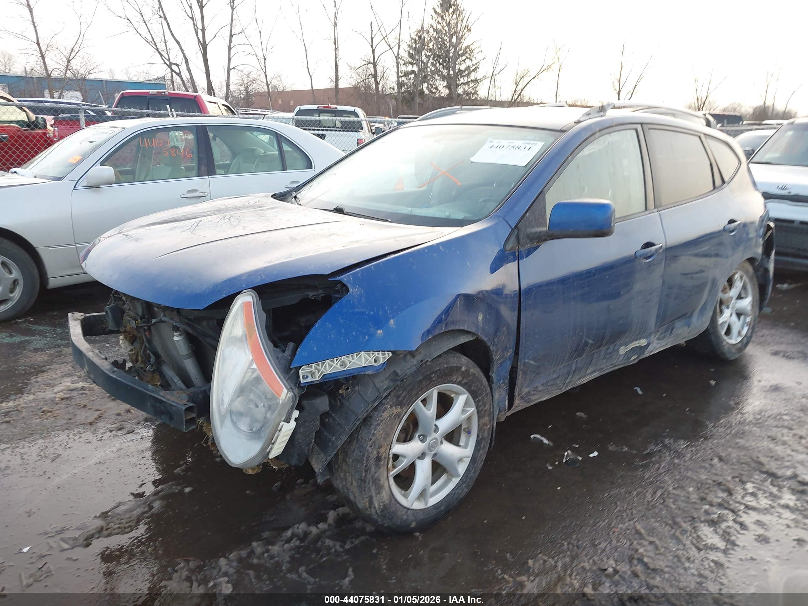 NISSAN ROGUE image 2