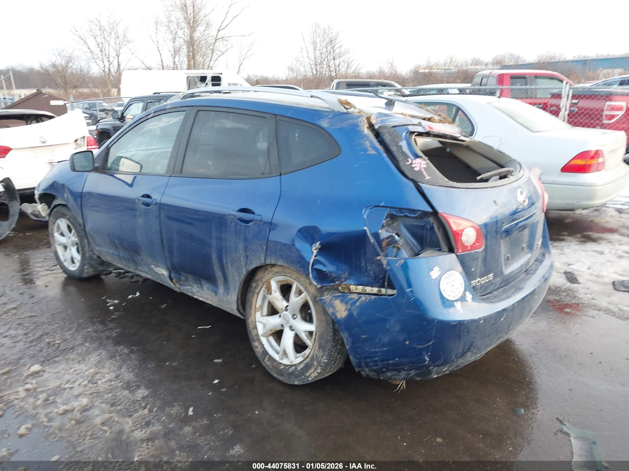 NISSAN ROGUE image 3