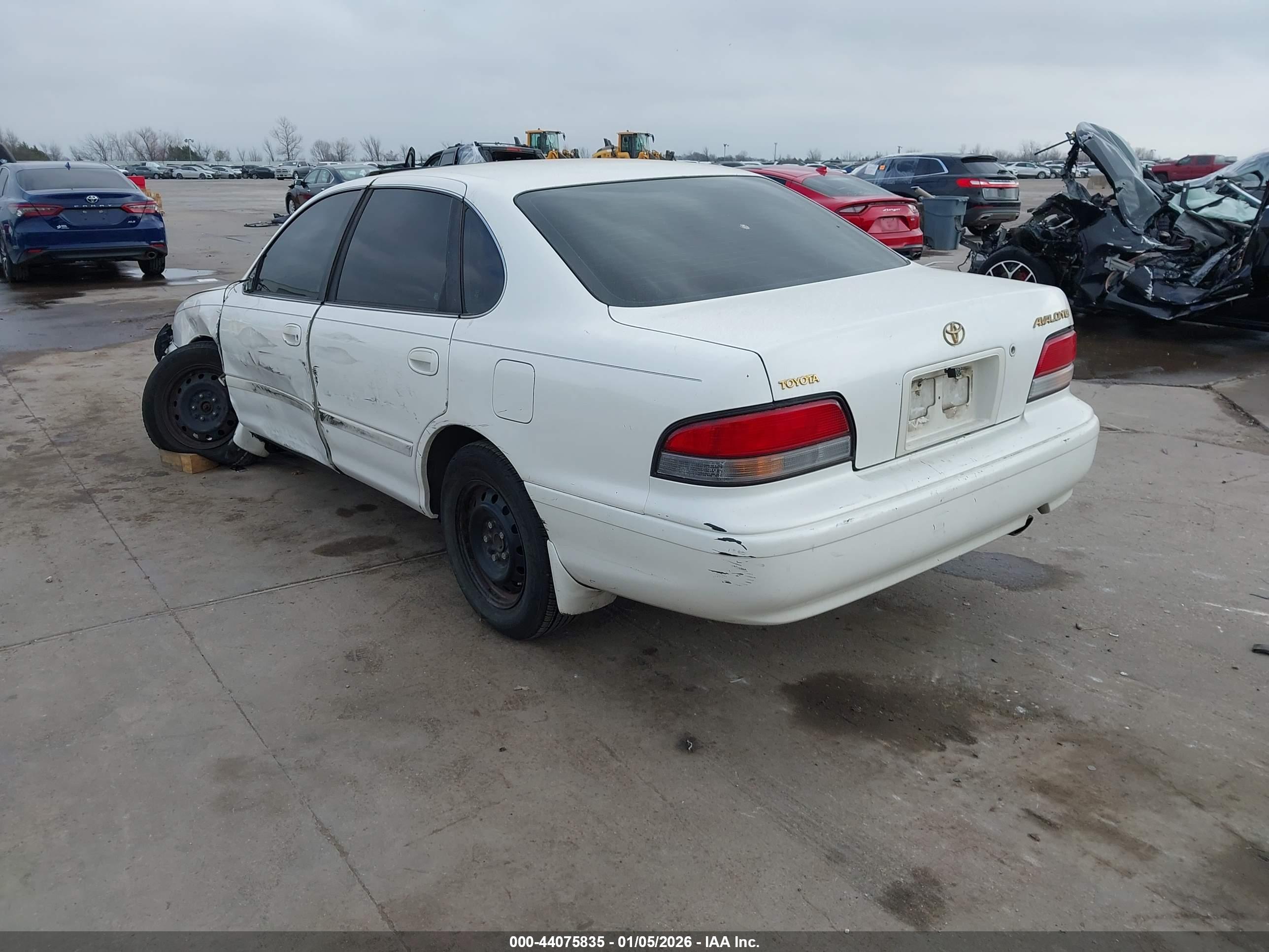 TOYOTA AVALON image 3