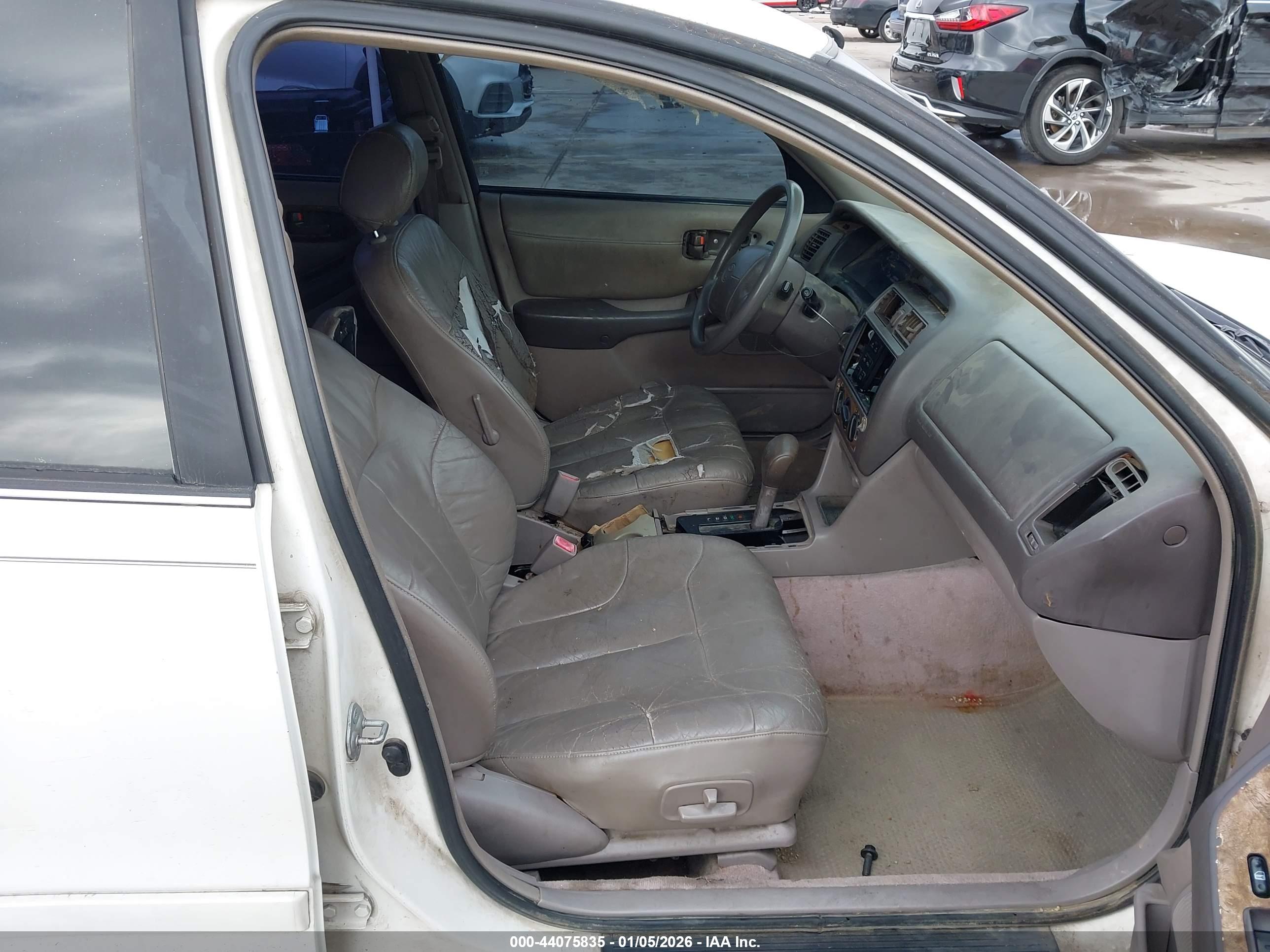 TOYOTA AVALON image 5