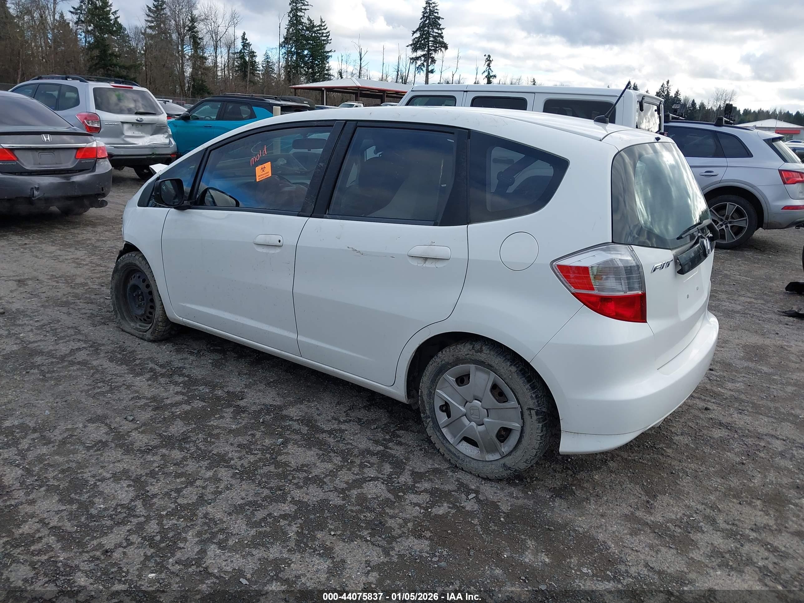 HONDA FIT image 3