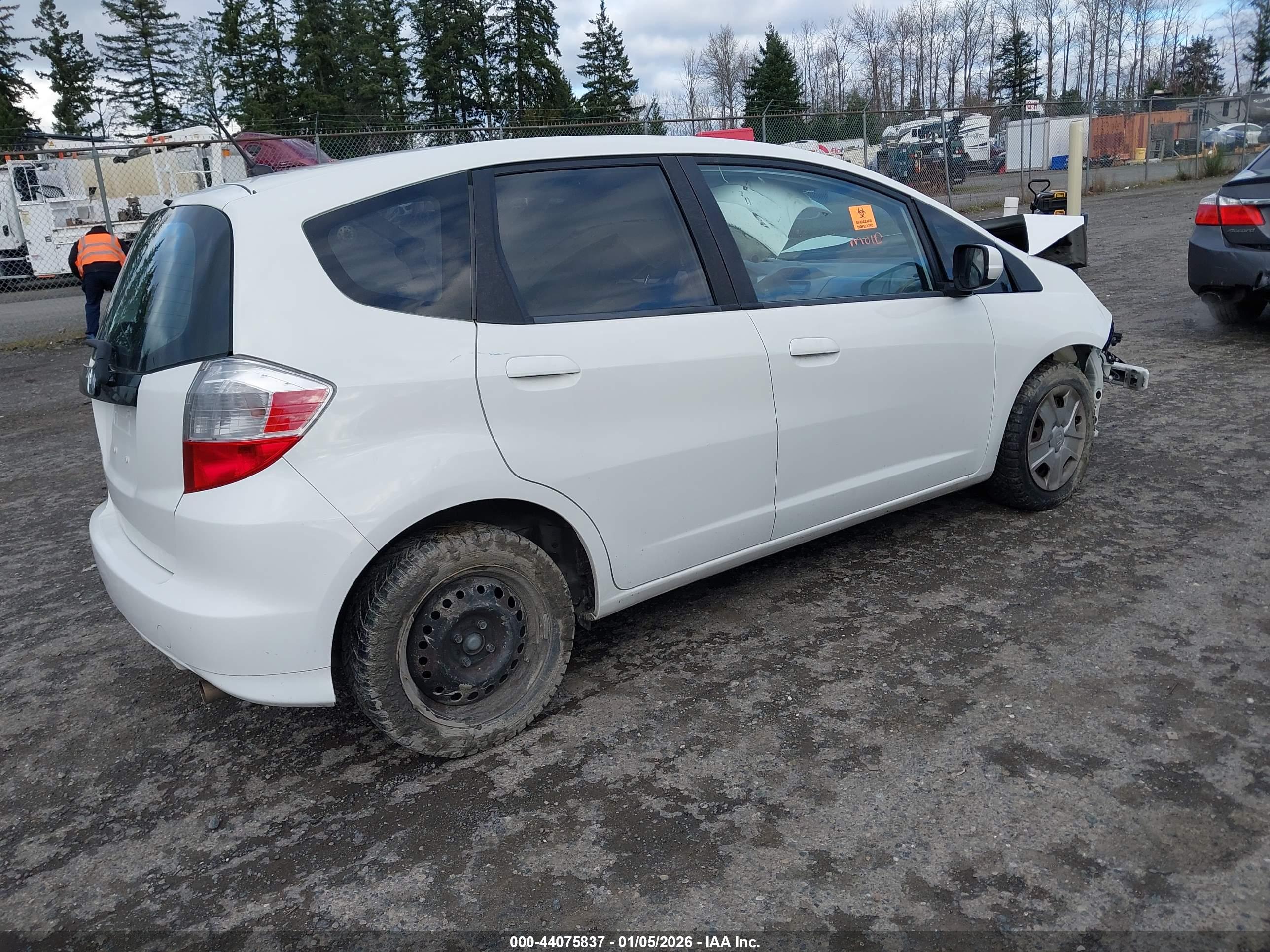 HONDA FIT image 4