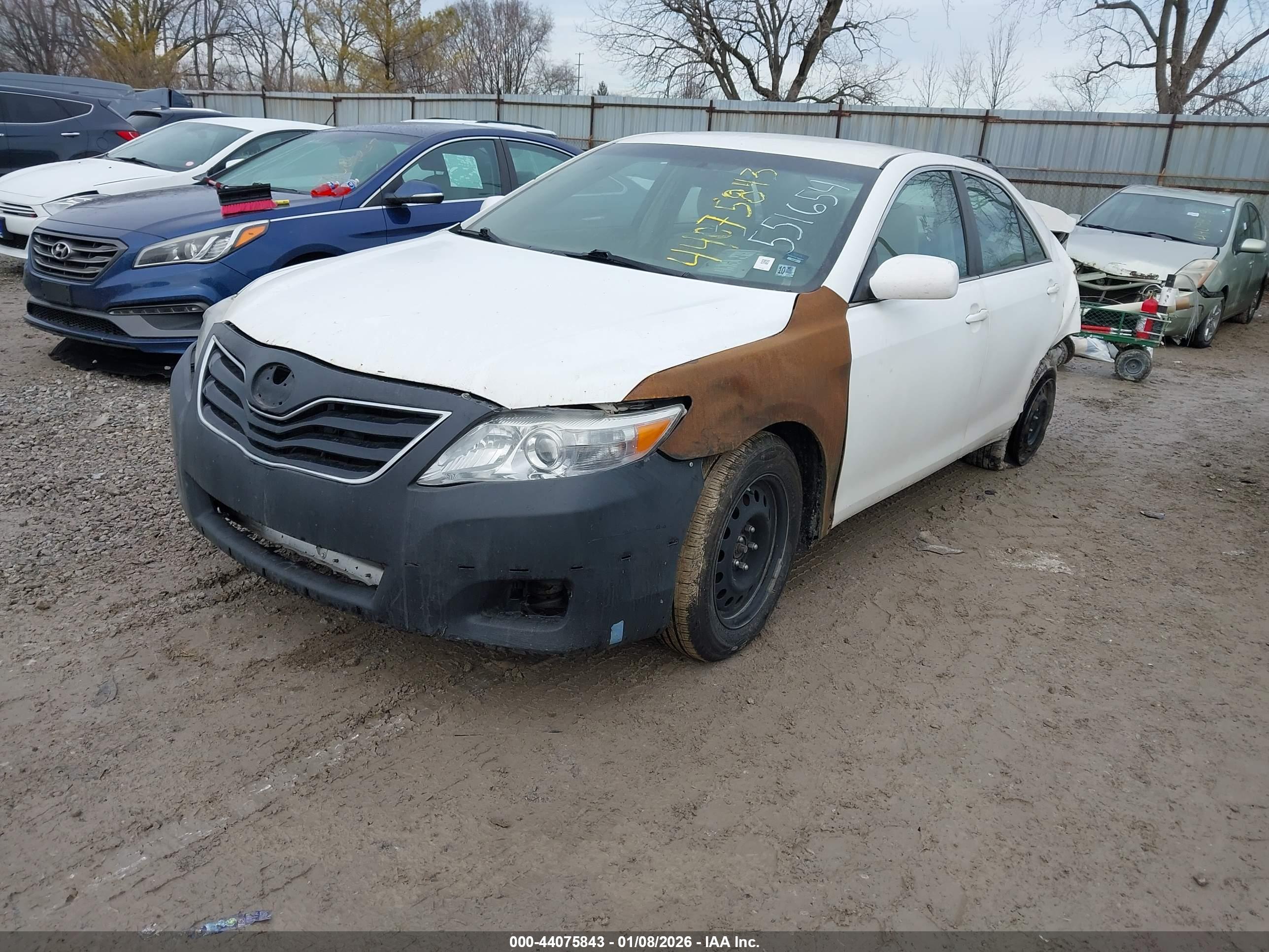 TOYOTA CAMRY image 2