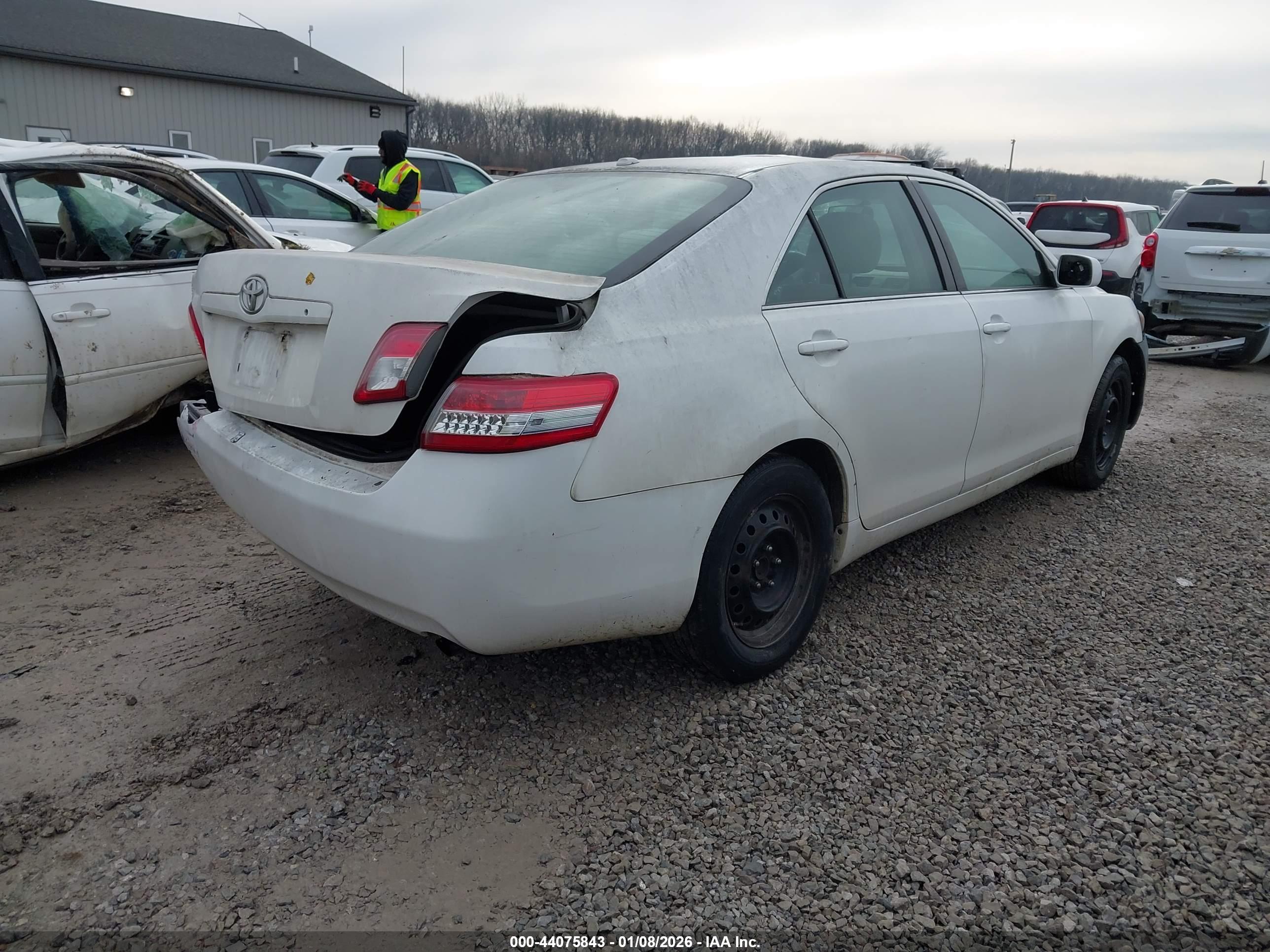 TOYOTA CAMRY image 4