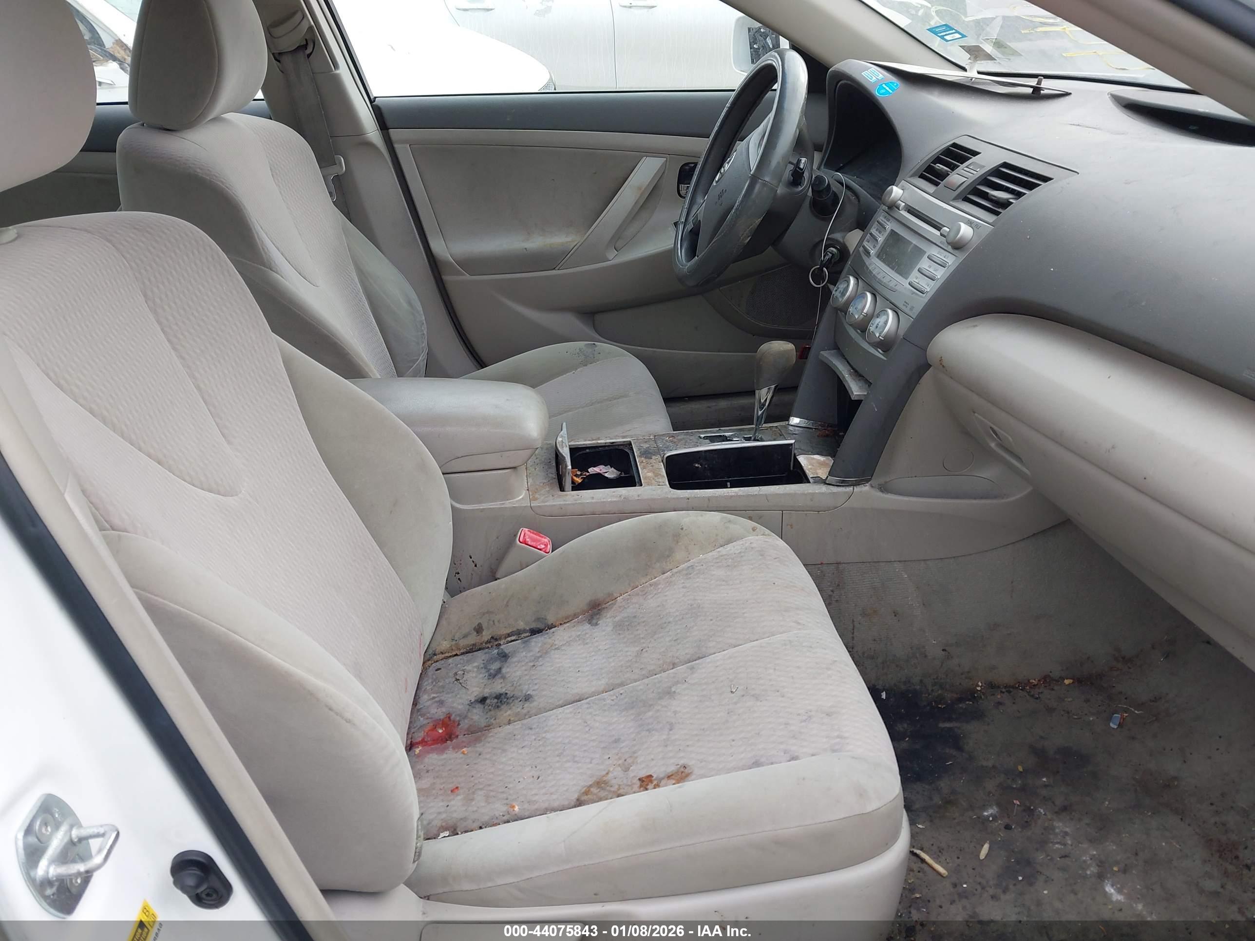 TOYOTA CAMRY image 5