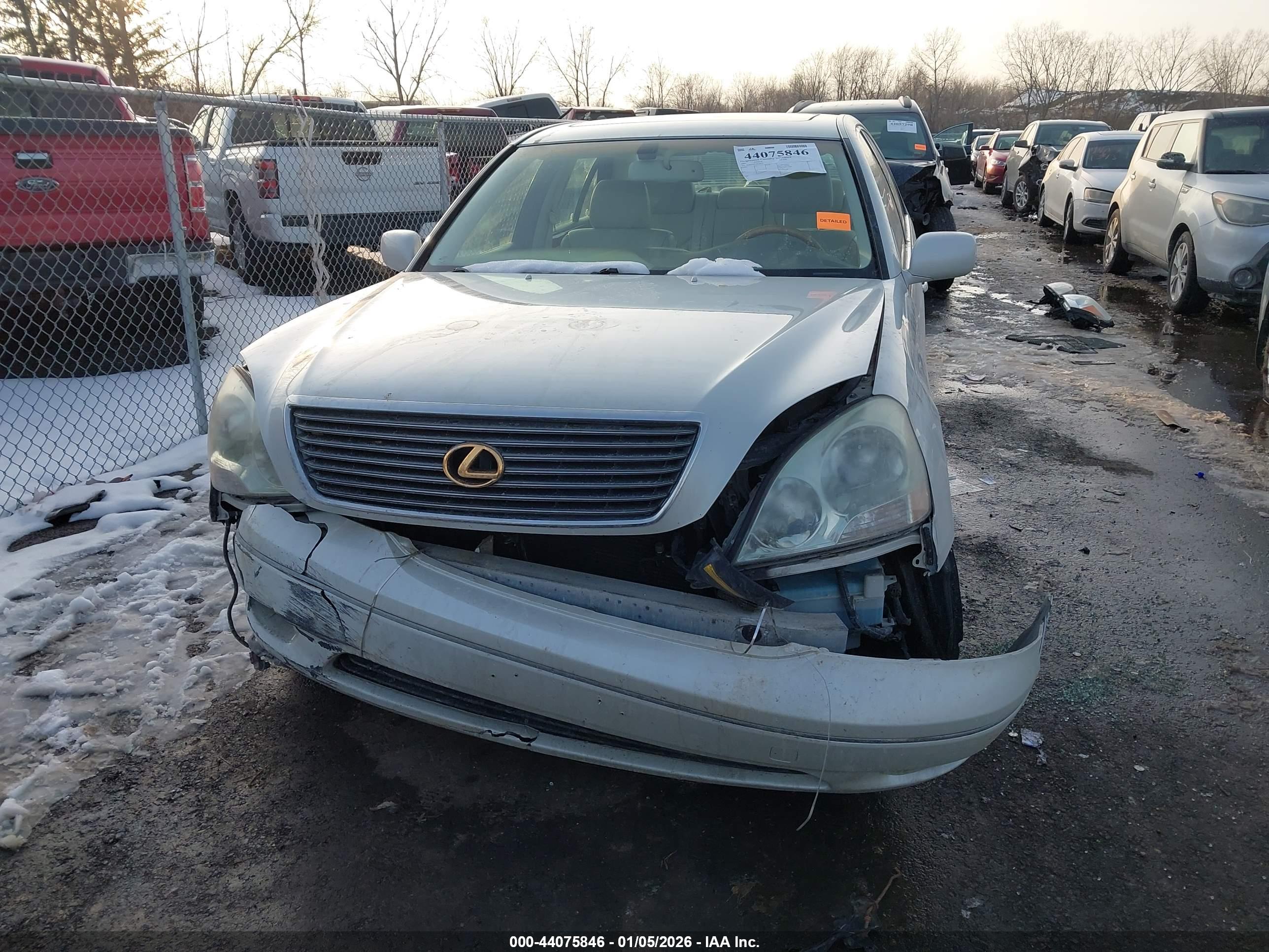 LEXUS LS image 6