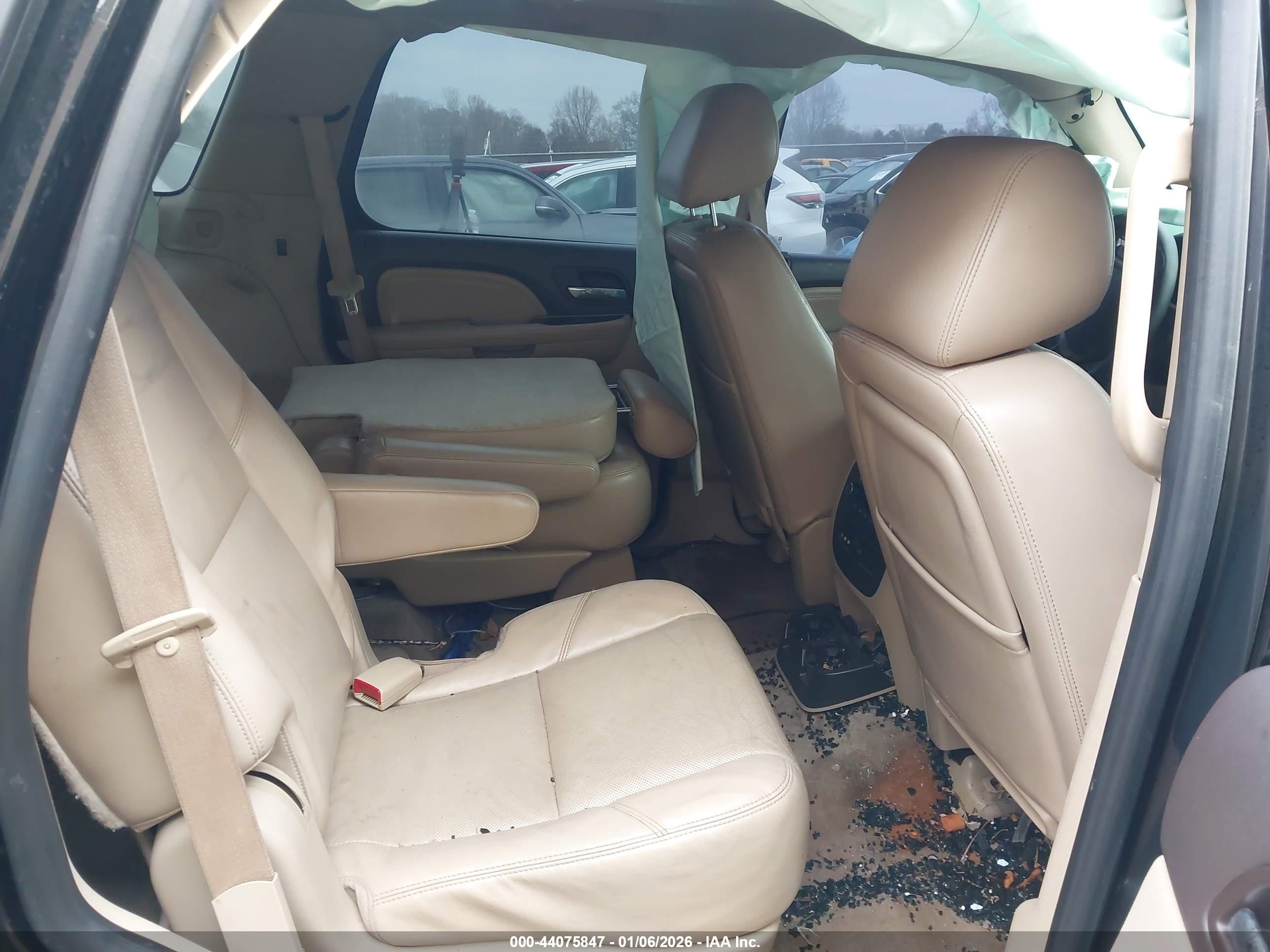 GMC YUKON image 8
