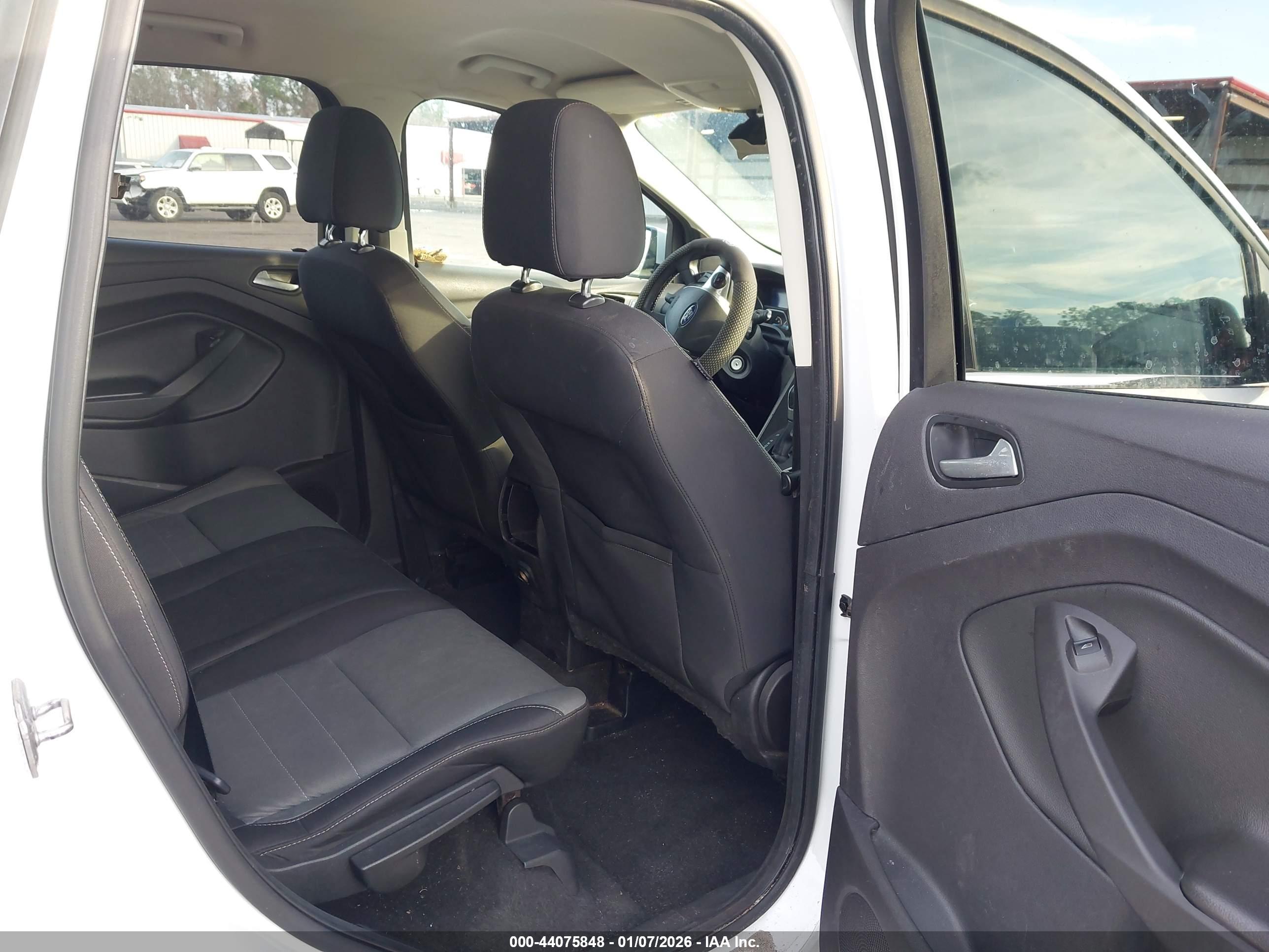 FORD ESCAPE image 8
