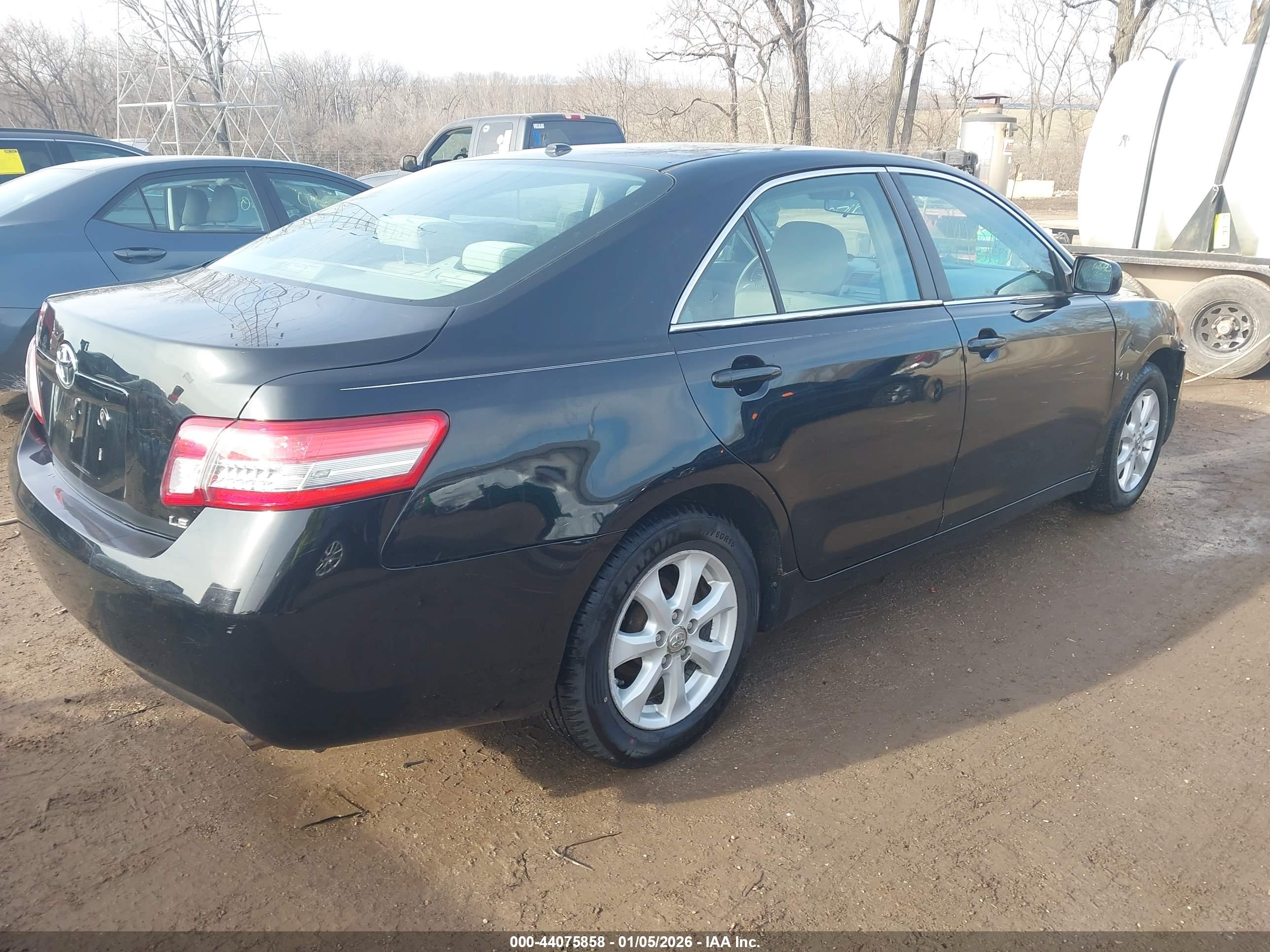 TOYOTA CAMRY image 4