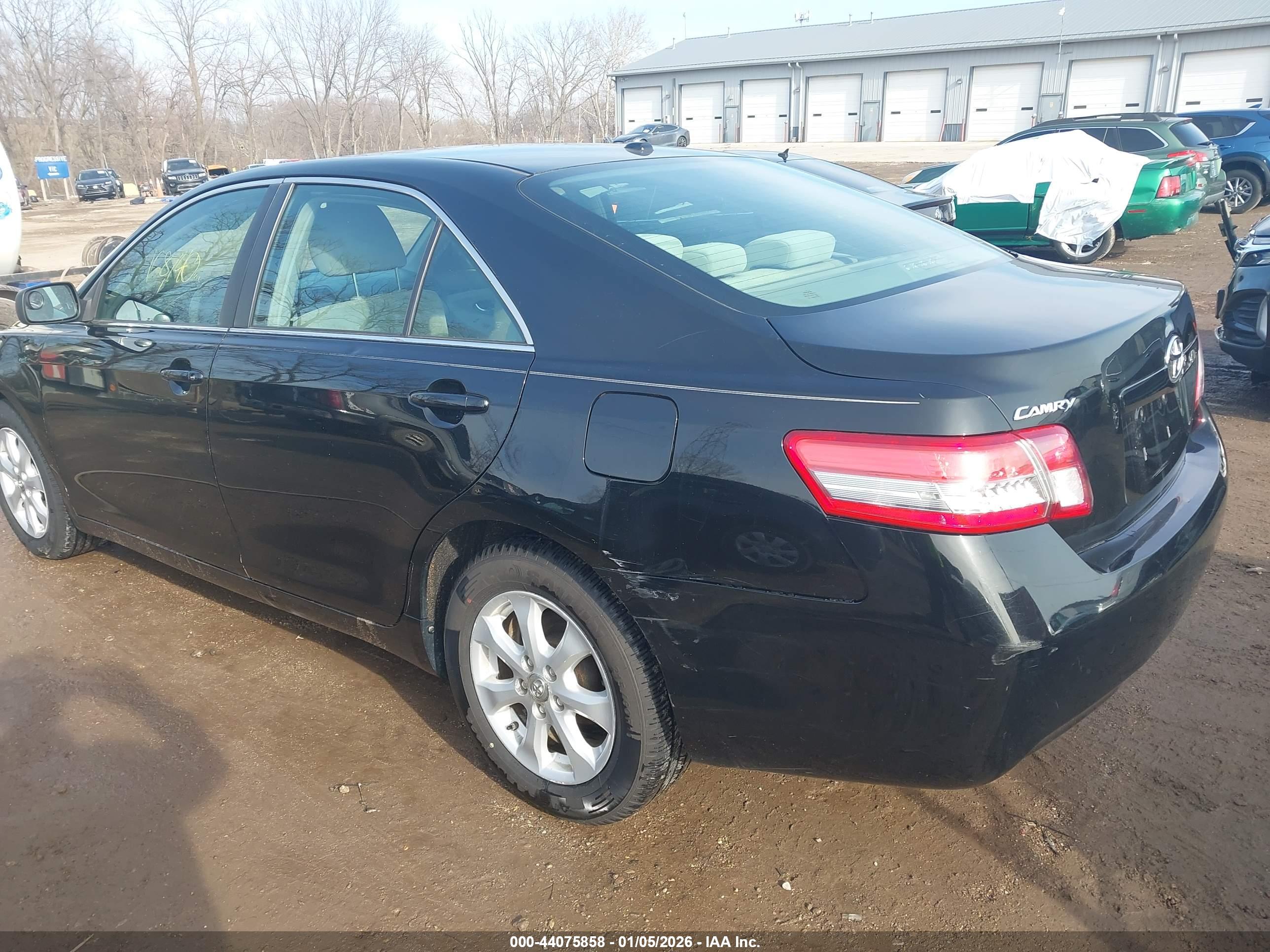 TOYOTA CAMRY image 6