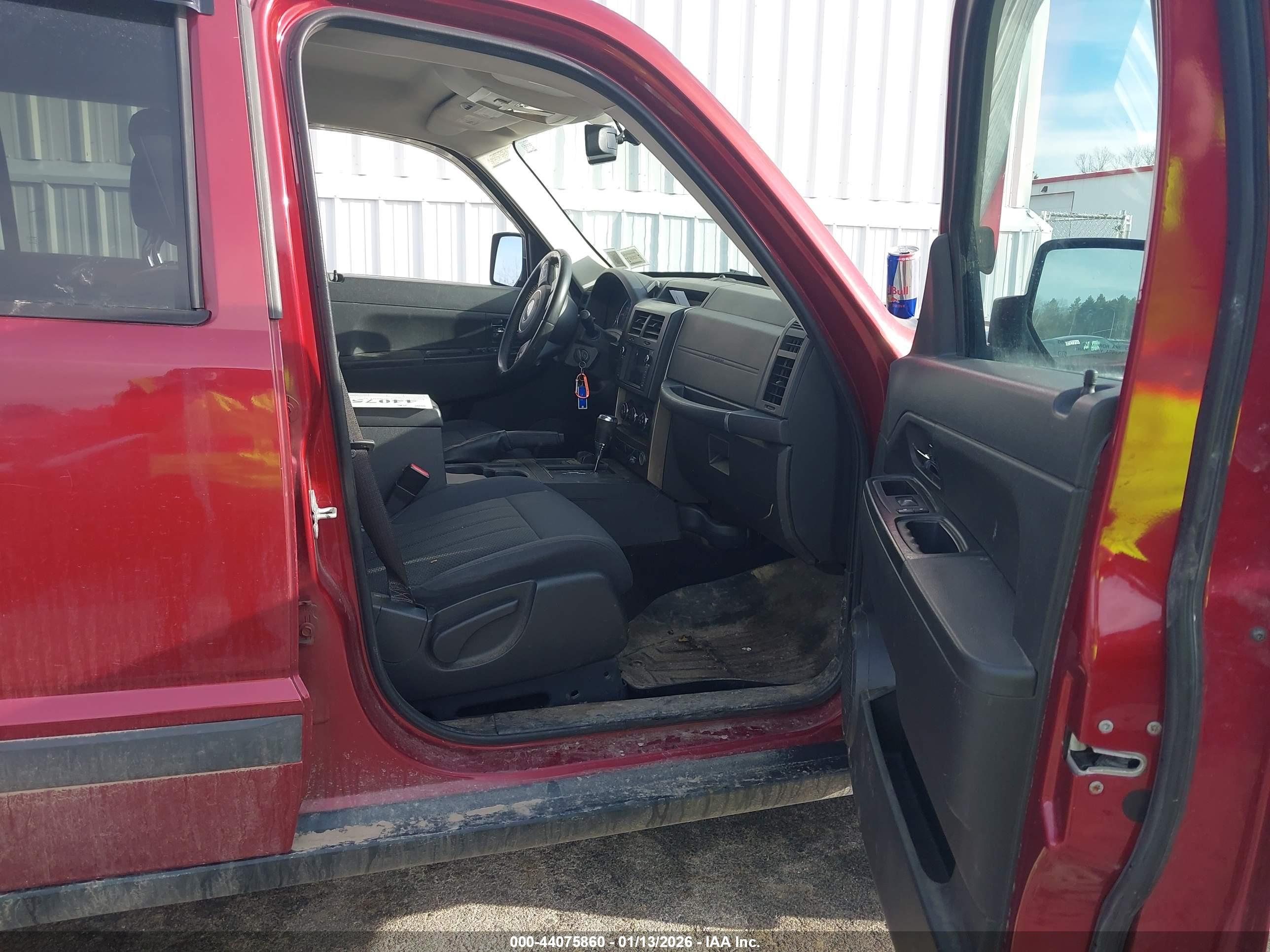 JEEP LIBERTY image 5
