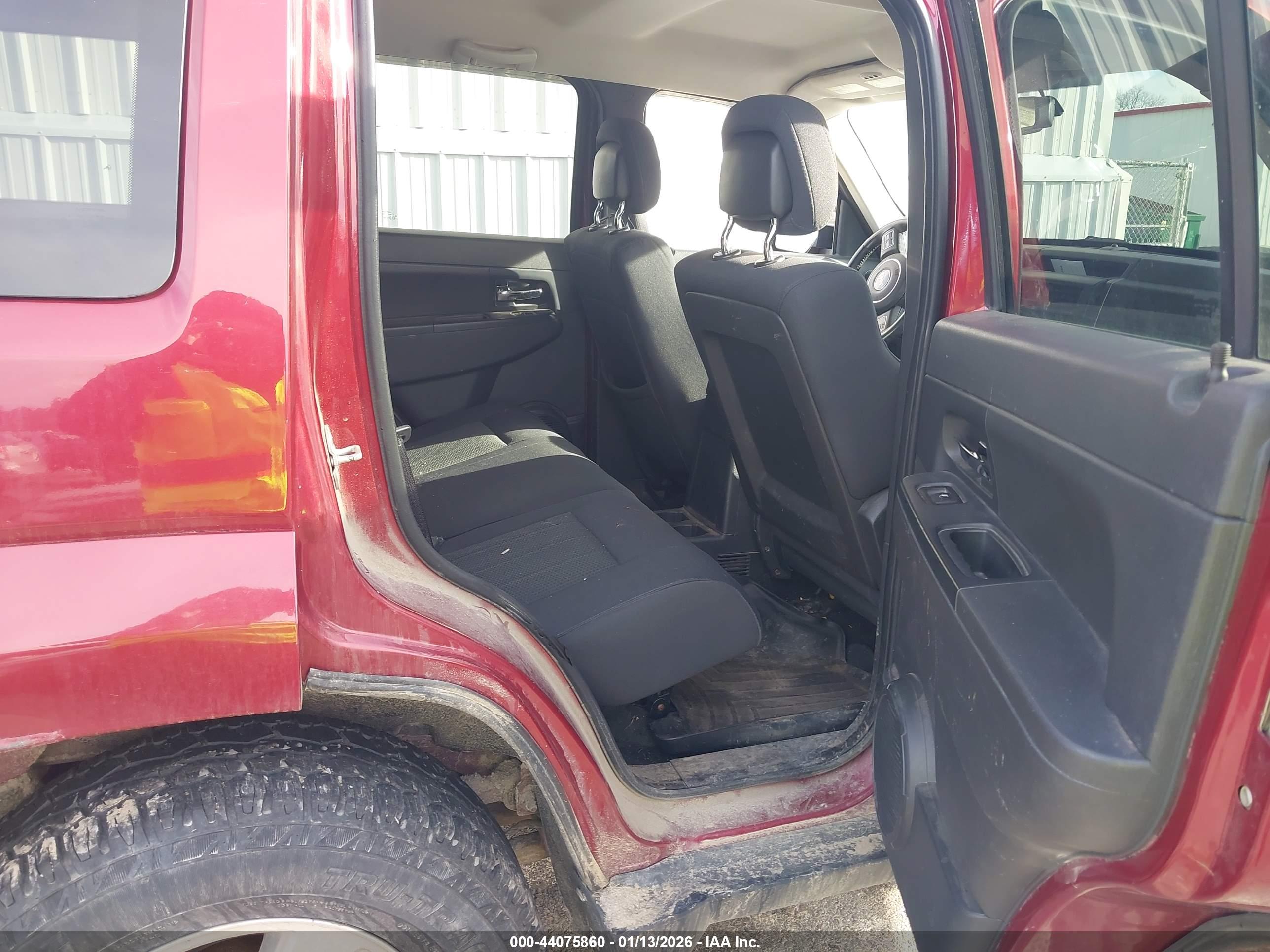 JEEP LIBERTY image 8