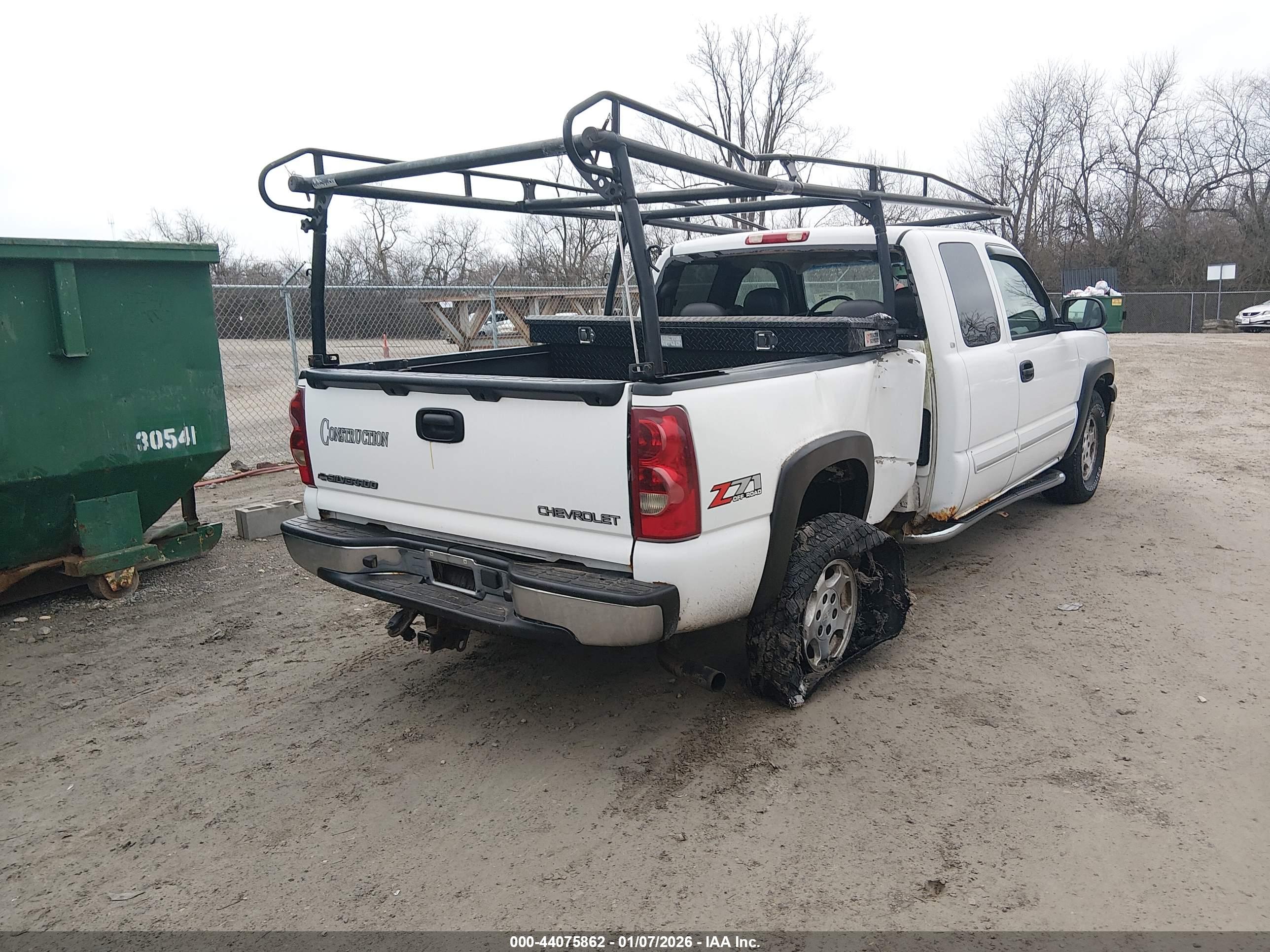 CHEVROLET SILVERADO image 4