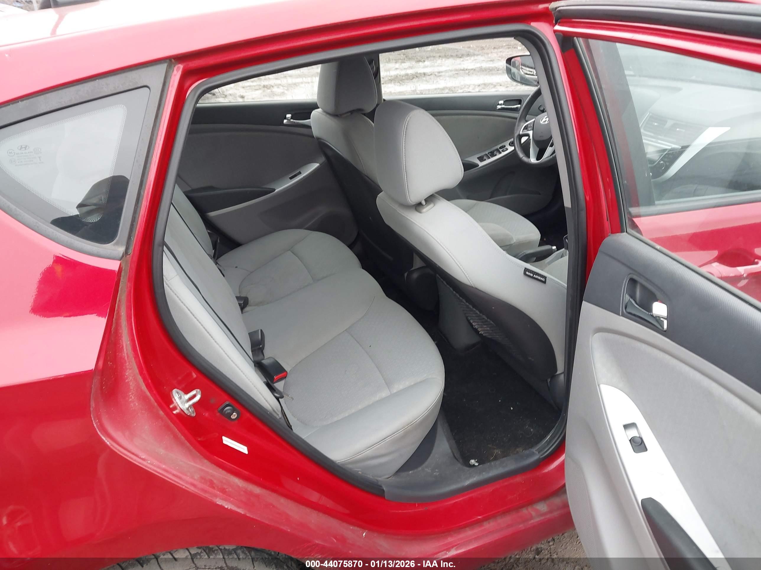 HYUNDAI ACCENT image 8