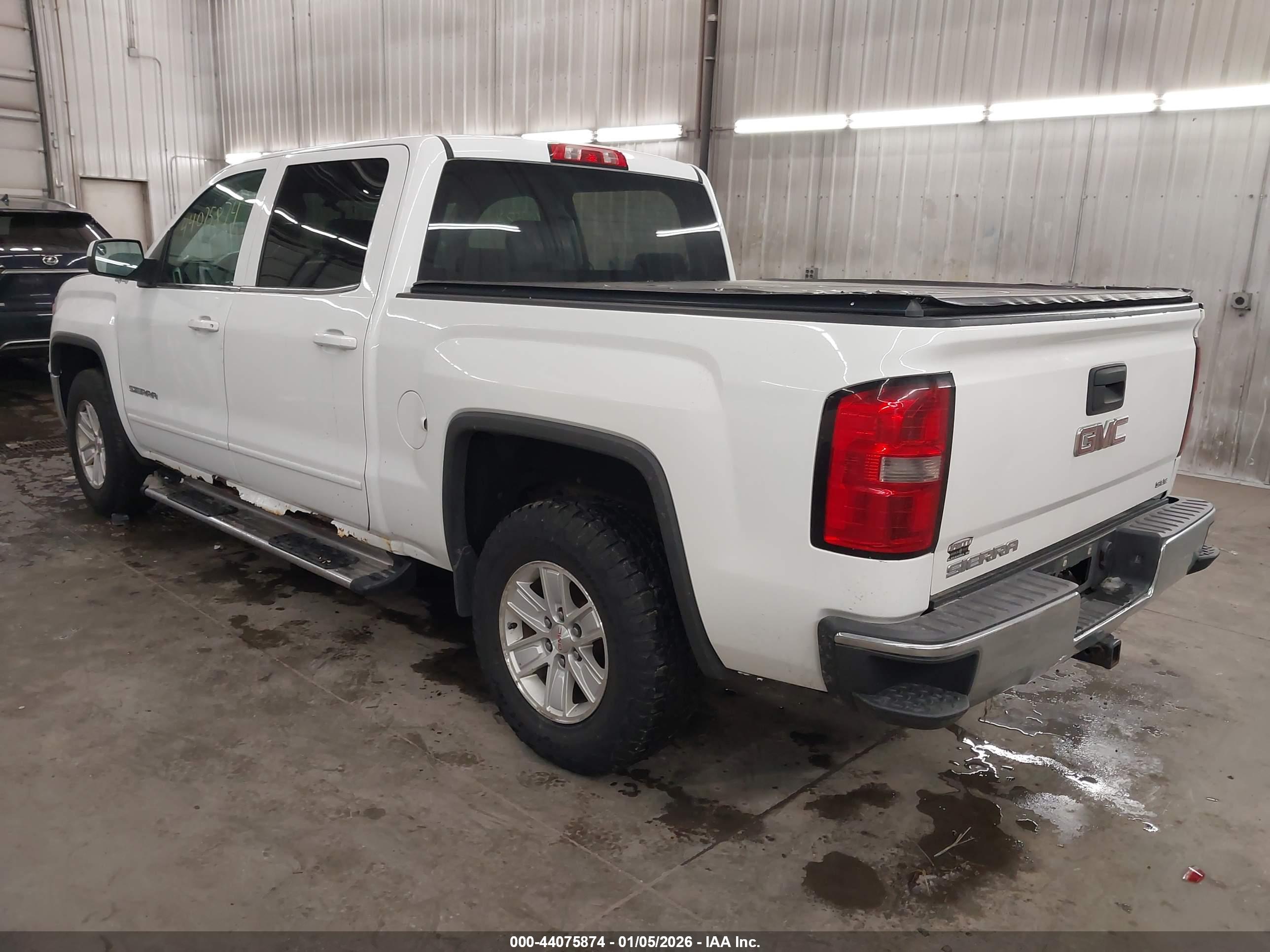 GMC SIERRA image 3