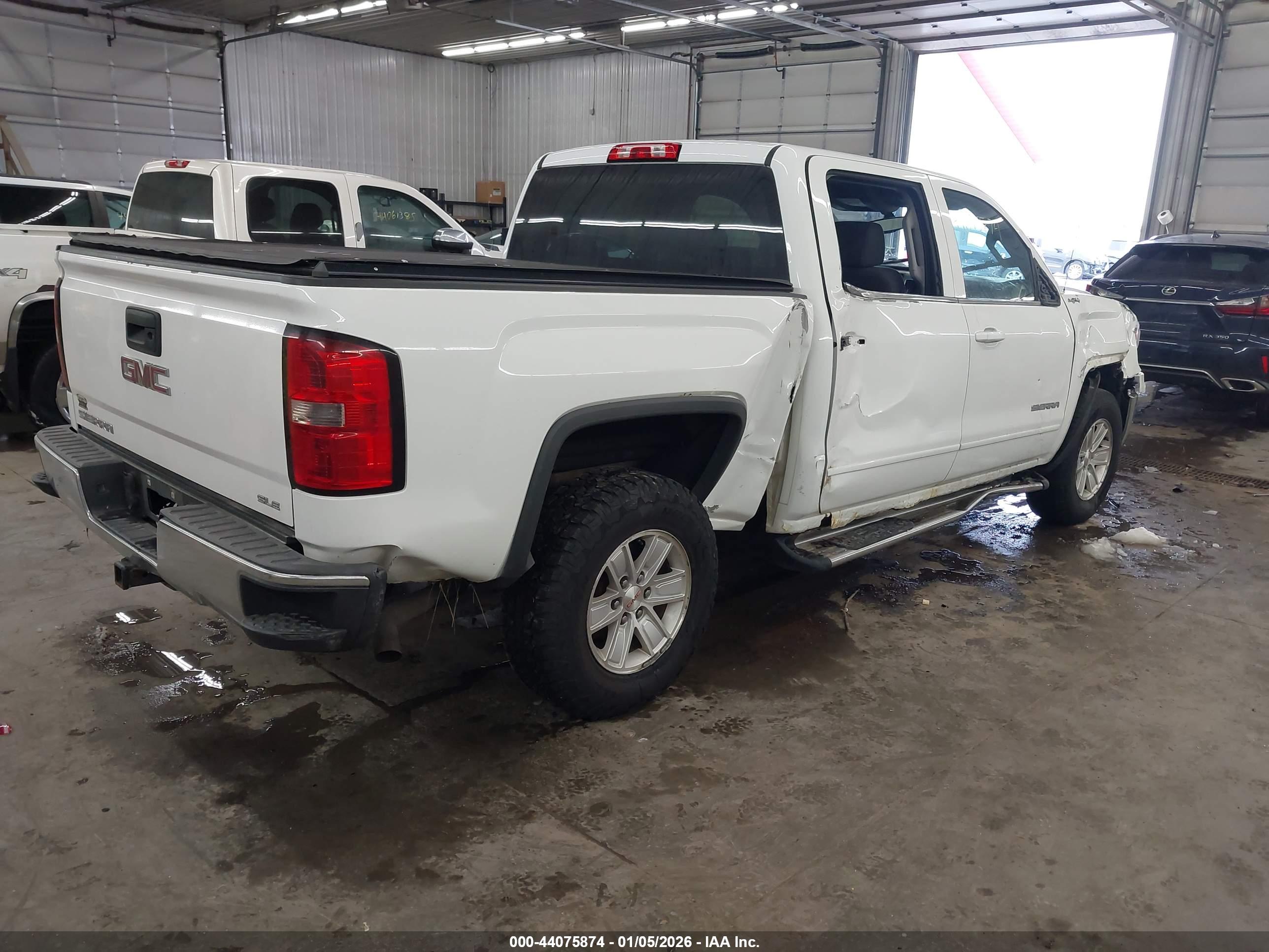 GMC SIERRA image 4