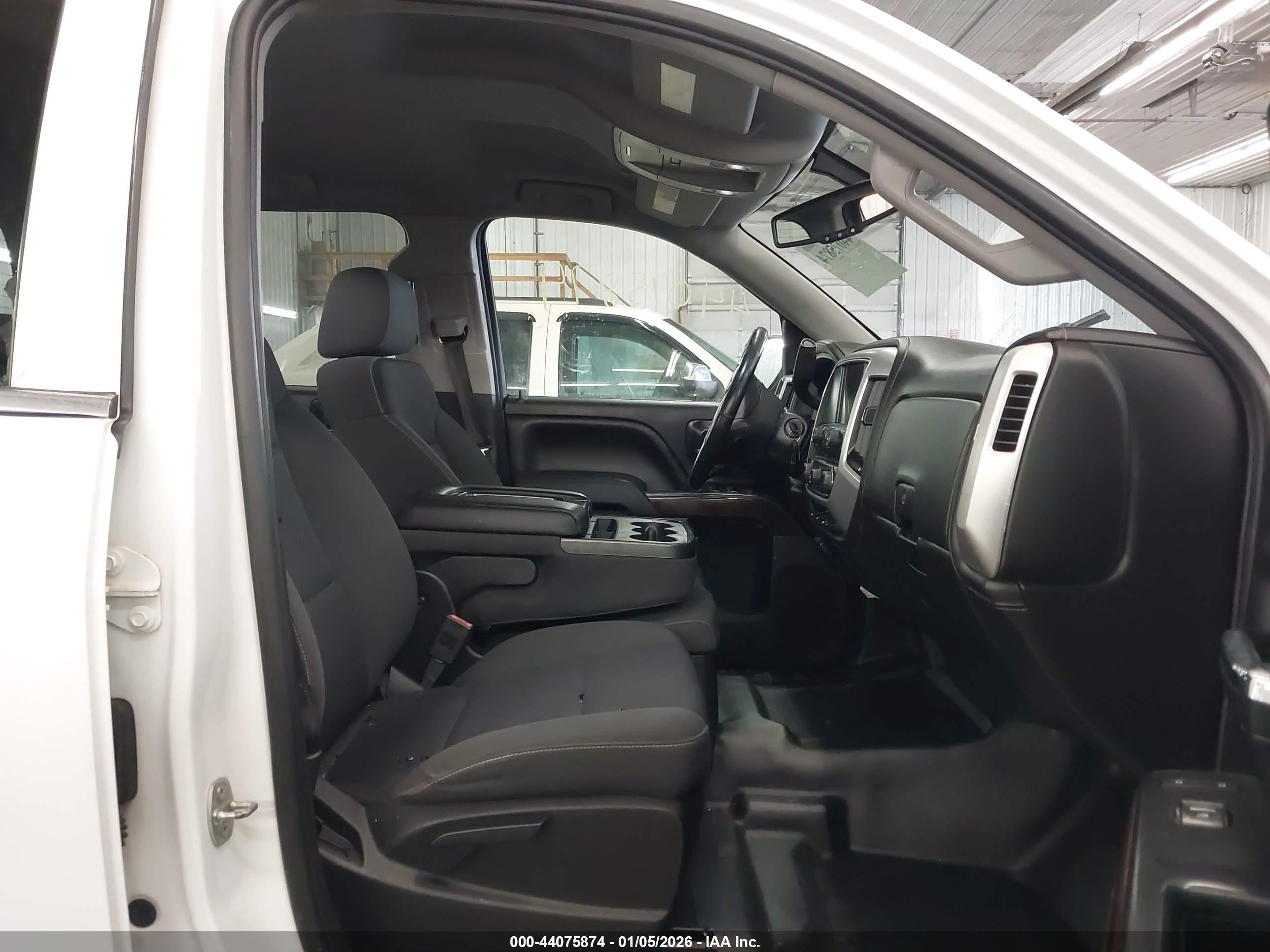 GMC SIERRA image 5