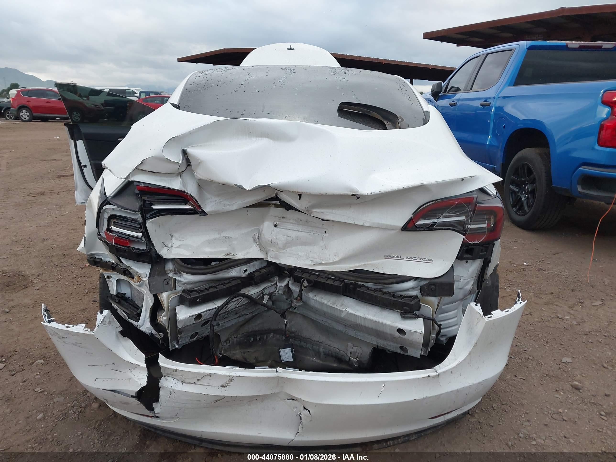 TESLA MODEL image 6
