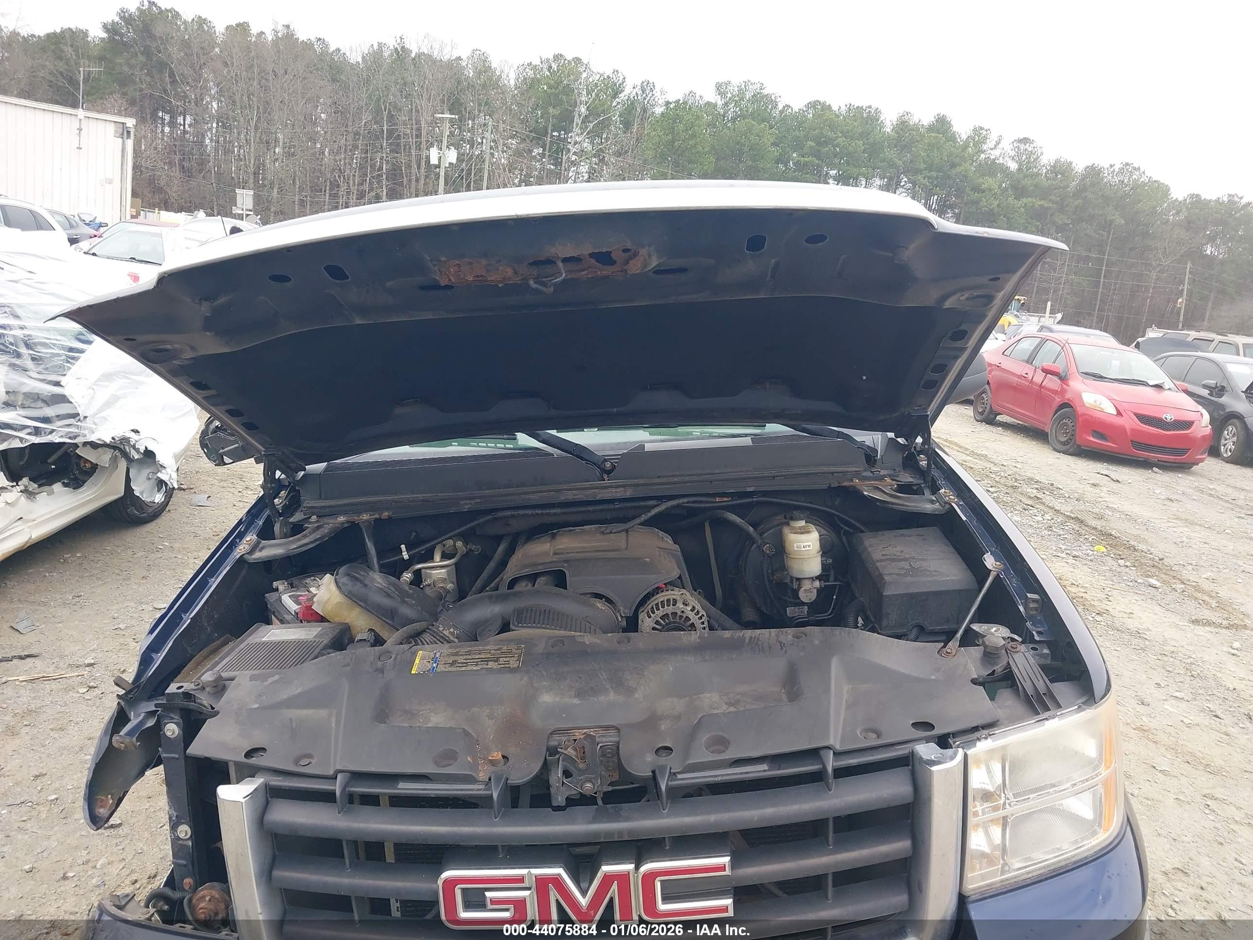GMC SIERRA image 10