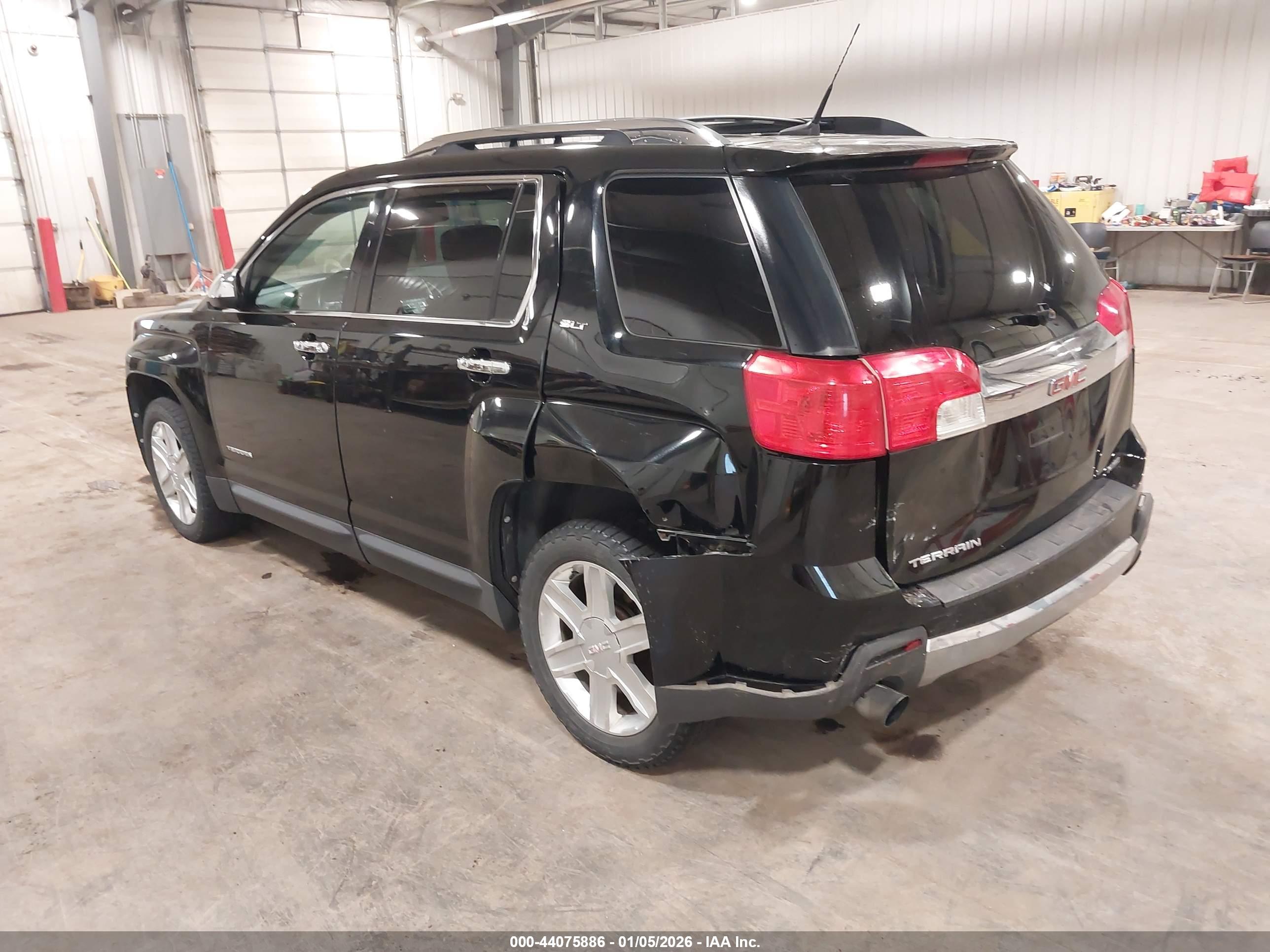 GMC TERRAIN image 3
