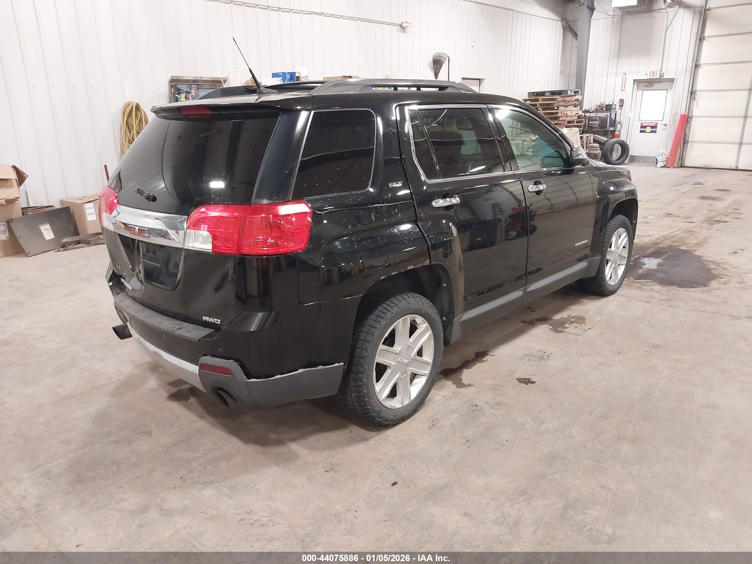 GMC TERRAIN image 4