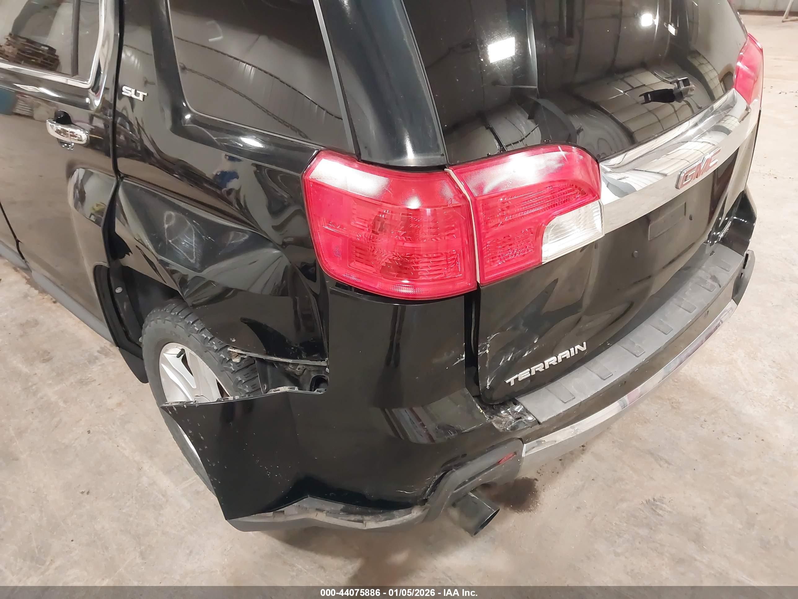 GMC TERRAIN image 6