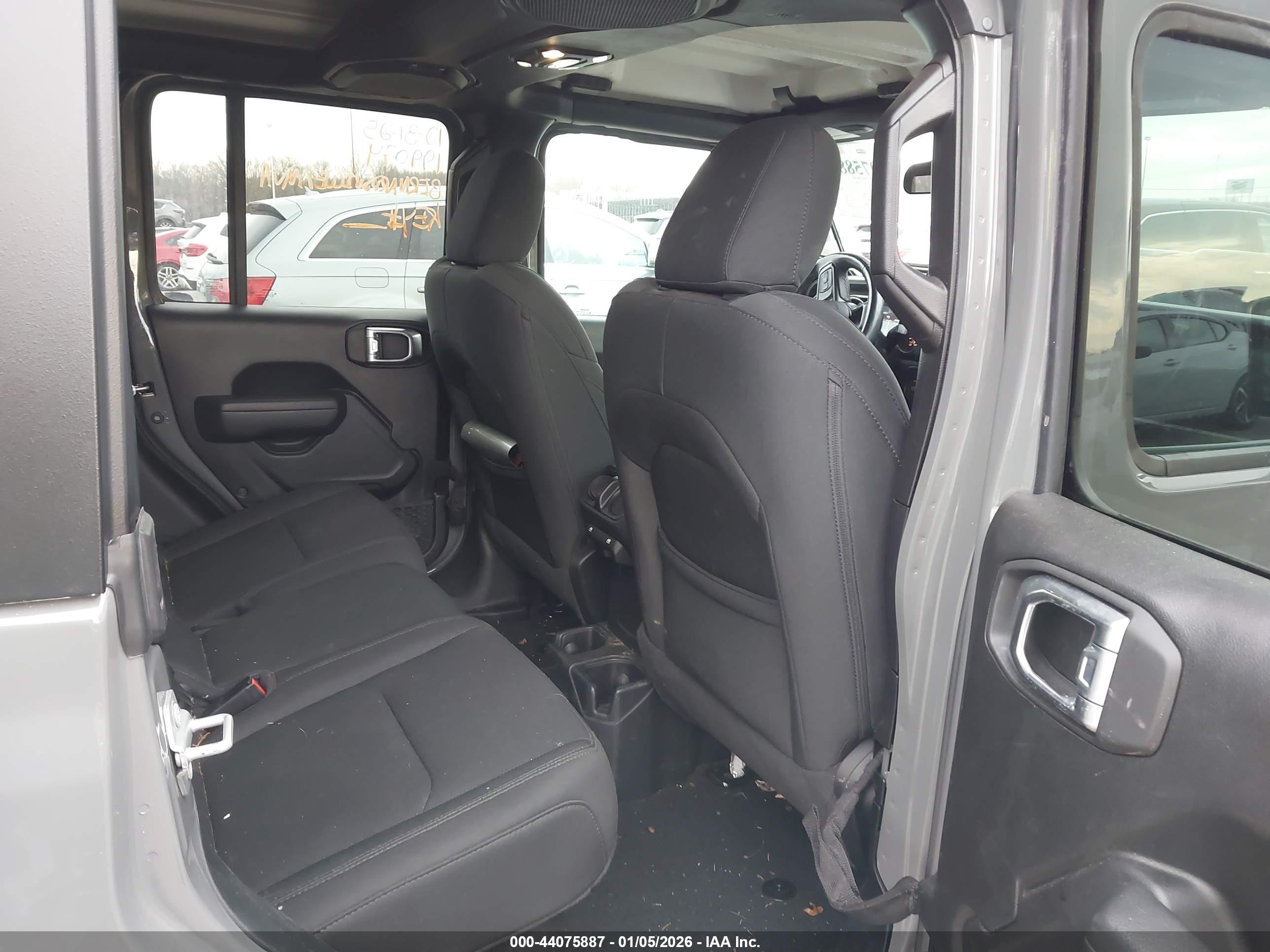JEEP GLADIATOR image 8