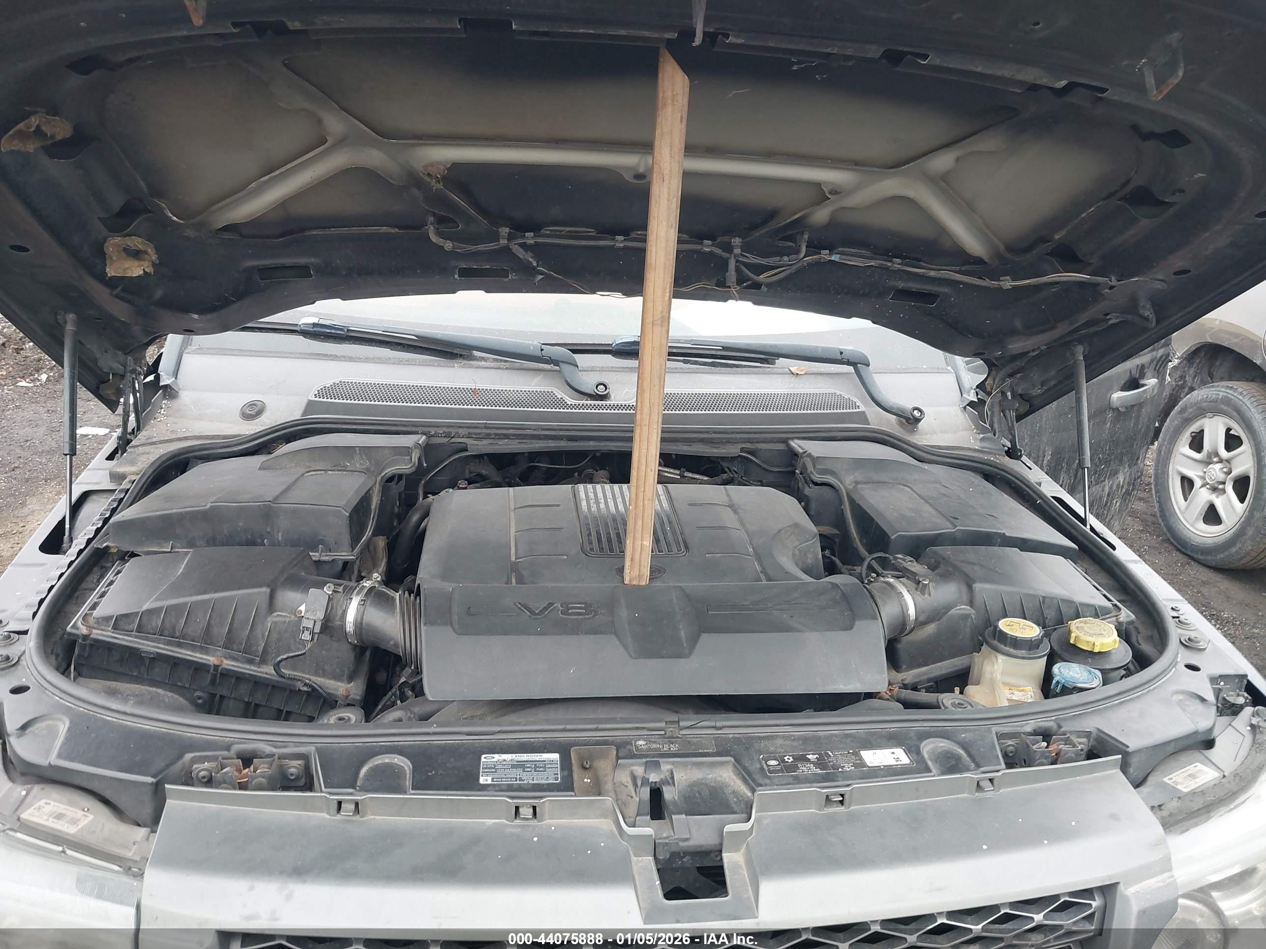 LAND ROVER image 10