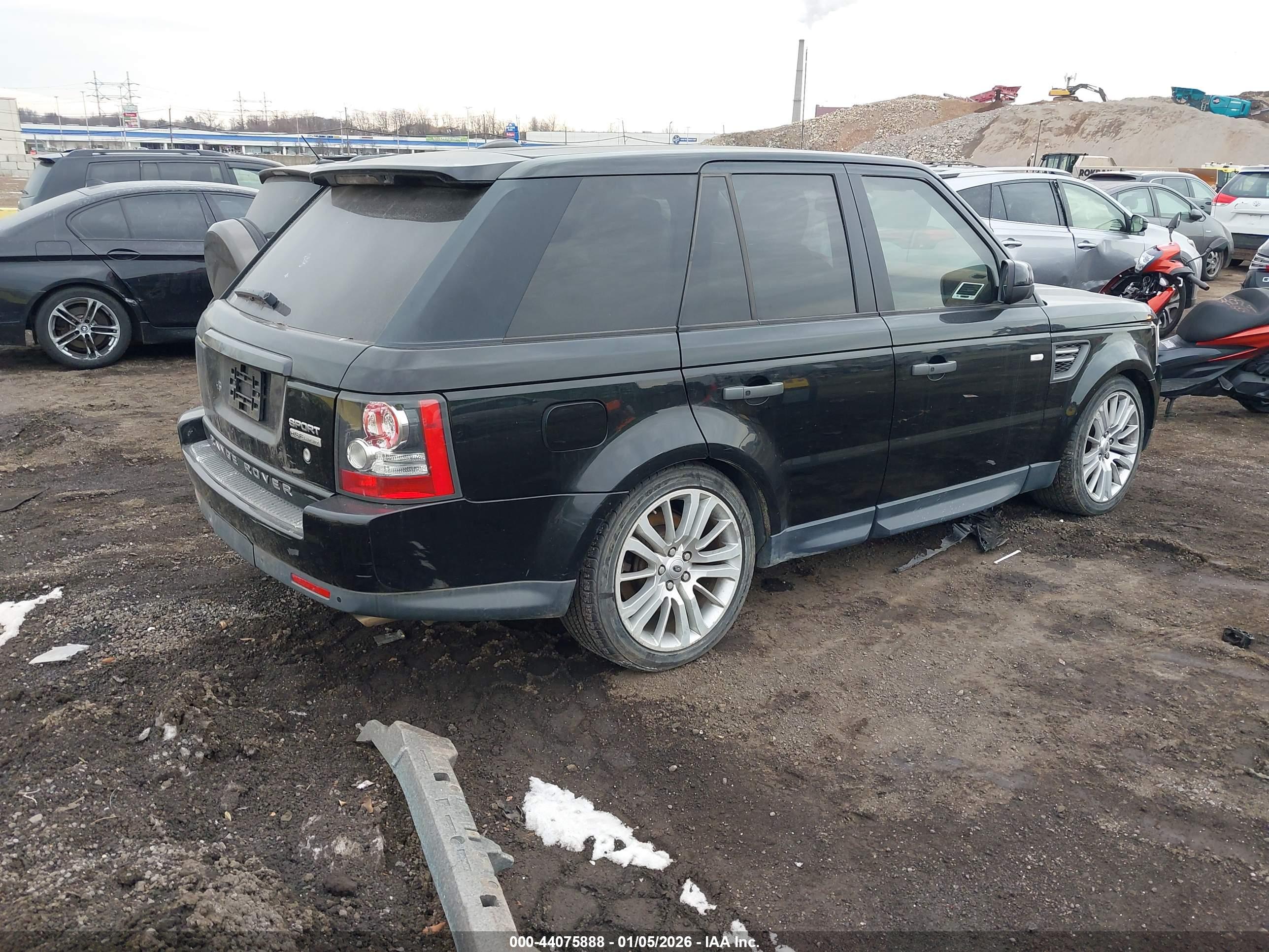 LAND ROVER image 4